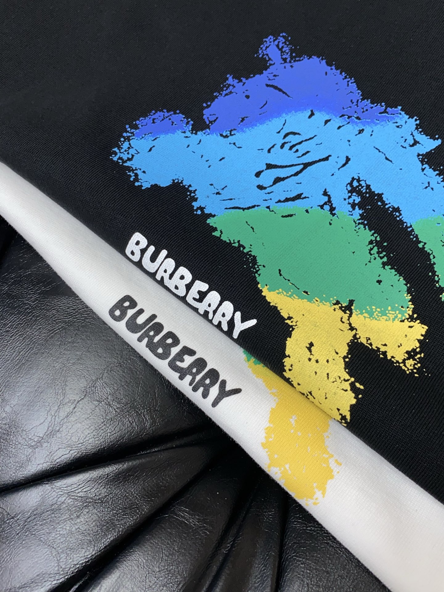 。🩵 巴宝莉 26SS春夏新款 纯棉质圆领短袖 男士基础款纯白专柜短袖T恤衫！贸易公司渠道稀出，同步官网