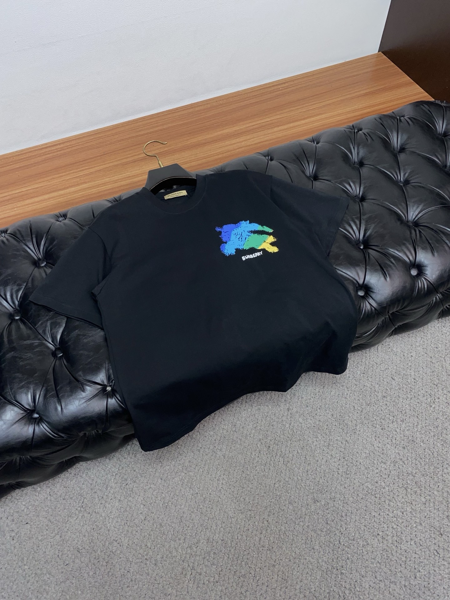 。🩵 巴宝莉 26SS春夏新款 纯棉质圆领短袖 男士基础款纯白专柜短袖T恤衫！贸易公司渠道稀出，同步官网