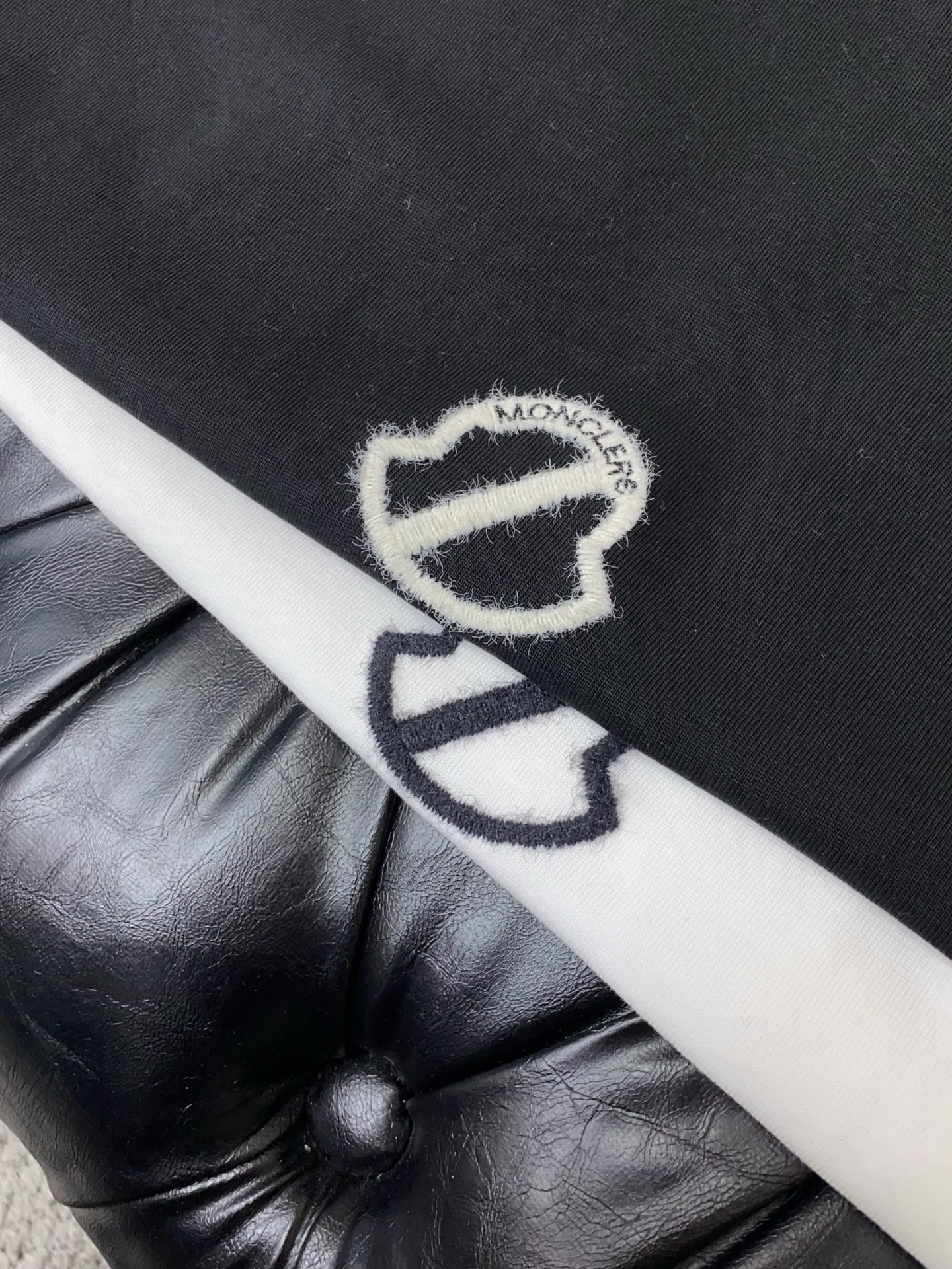 。🩵 蒙口 26SS春夏新款 纯棉质圆领短袖 男士基础款纯白专柜短袖T恤衫！贸易公司渠道稀出，同步官网发