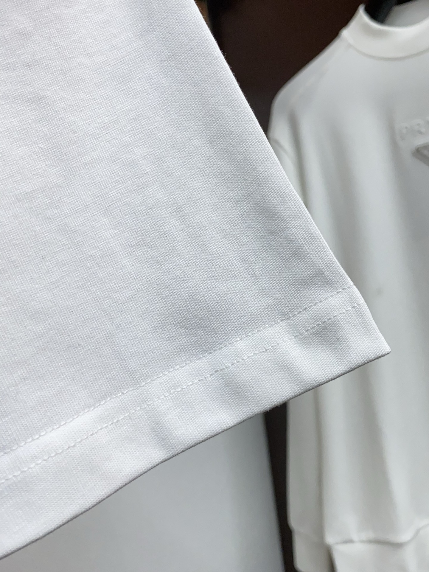 。🩵 蒙口 26SS春夏新款 纯棉质圆领短袖 男士基础款纯白专柜短袖T恤衫！贸易公司渠道稀出，同步官网发