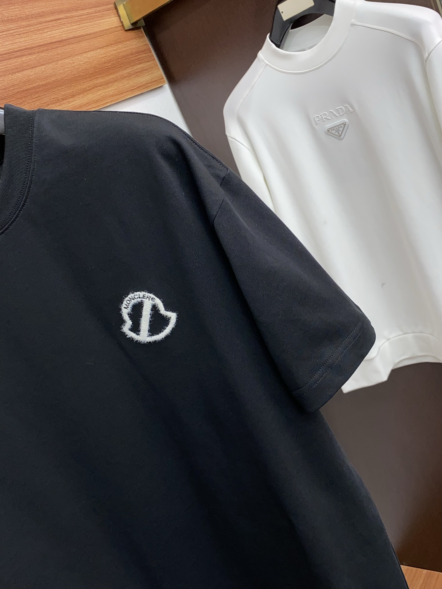 。🩵 蒙口 26SS春夏新款 纯棉质圆领短袖 男士基础款纯白专柜短袖T恤衫！贸易公司渠道稀出，同步官网发