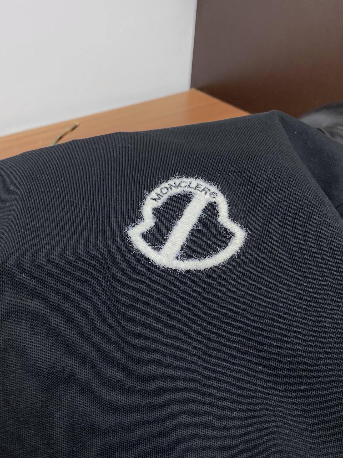 。🩵 蒙口 26SS春夏新款 纯棉质圆领短袖 男士基础款纯白专柜短袖T恤衫！贸易公司渠道稀出，同步官网发