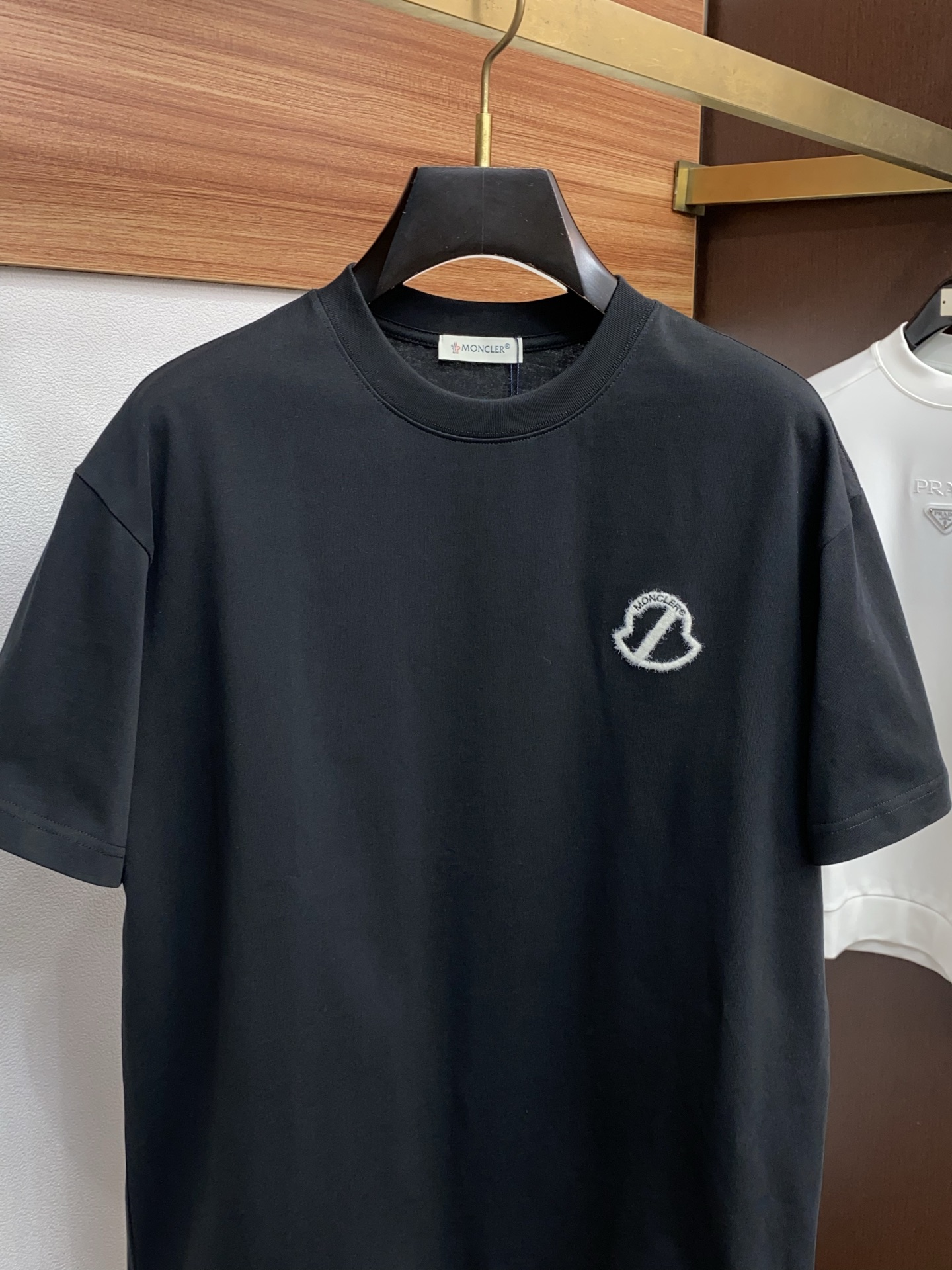 。🩵 蒙口 26SS春夏新款 纯棉质圆领短袖 男士基础款纯白专柜短袖T恤衫！贸易公司渠道稀出，同步官网发