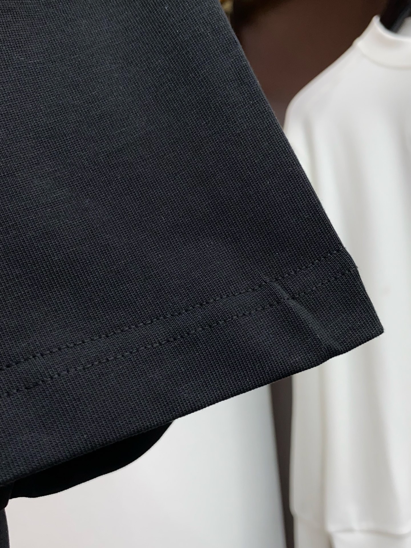 。🩵 蒙口 26SS春夏新款 纯棉质圆领短袖 男士基础款纯白专柜短袖T恤衫！贸易公司渠道稀出，同步官网发