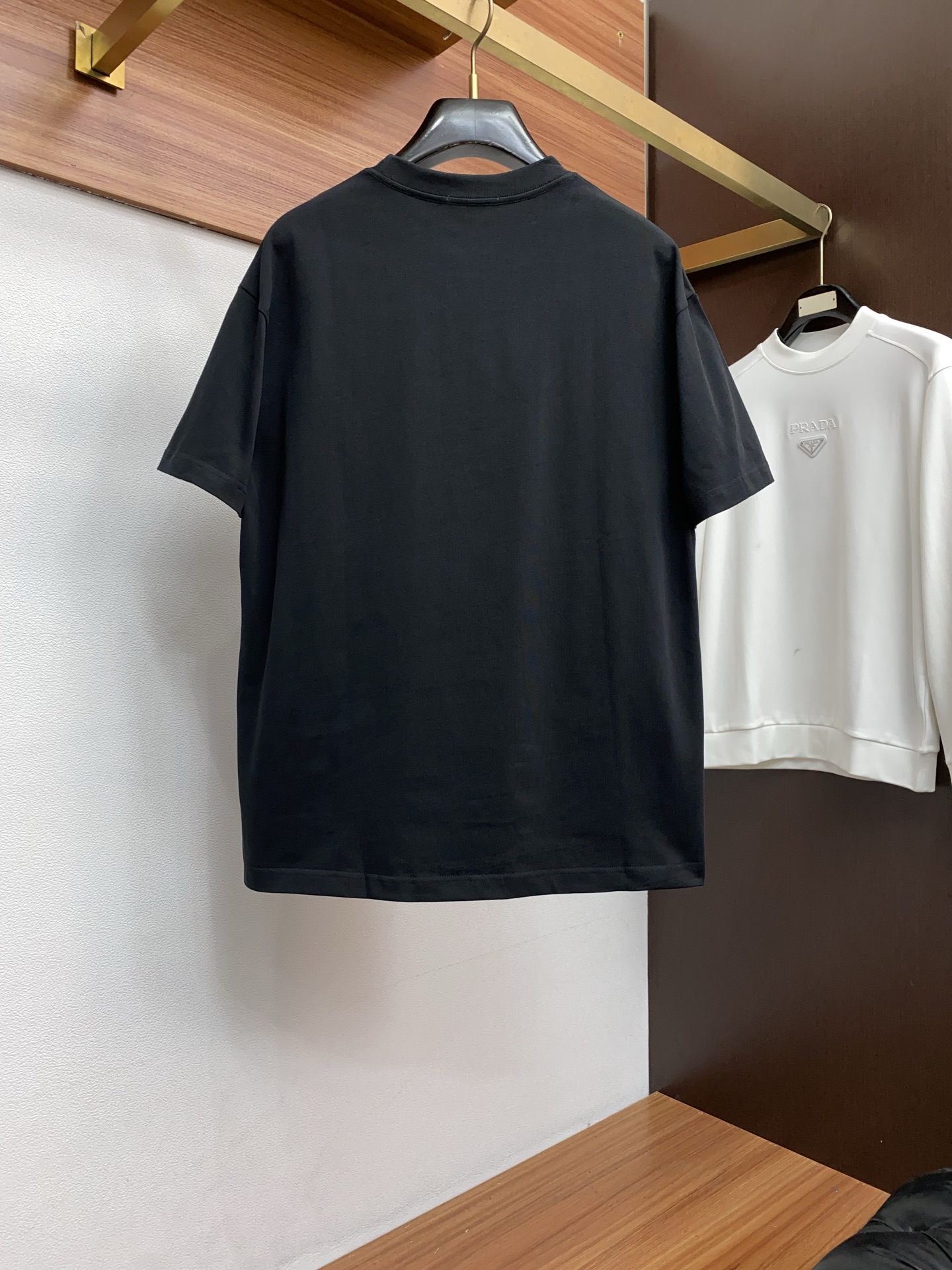 。🩵 蒙口 26SS春夏新款 纯棉质圆领短袖 男士基础款纯白专柜短袖T恤衫！贸易公司渠道稀出，同步官网发