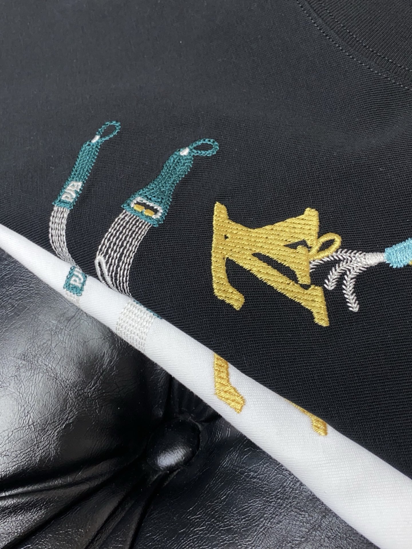 。🩵1v 路易威登 26SS春夏新款 纯棉质圆领短袖 男士基础款纯白专柜短袖T恤衫！贸易公司渠道稀出，同