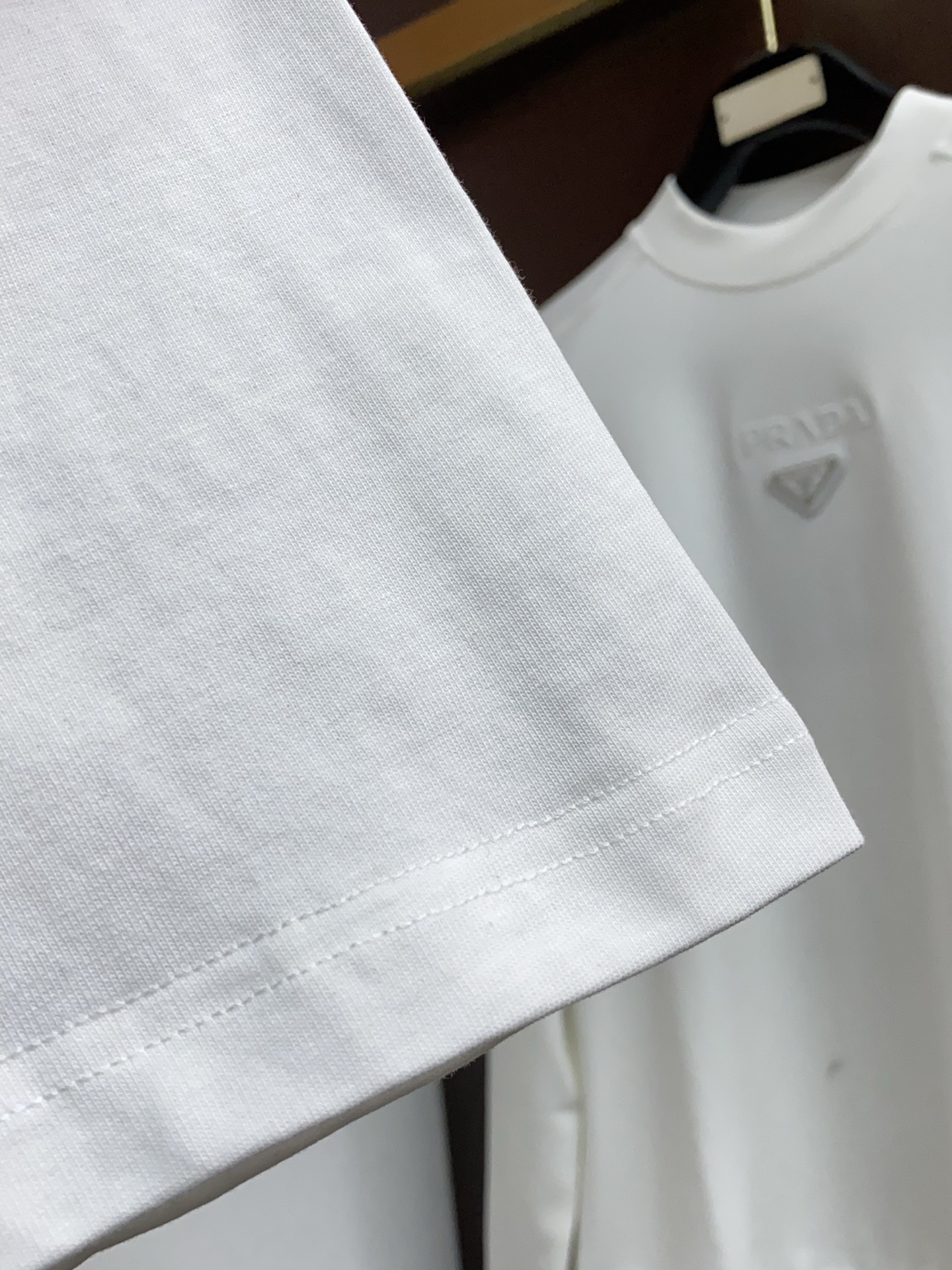 。🩵1v 路易威登 26SS春夏新款 纯棉质圆领短袖 男士基础款纯白专柜短袖T恤衫！贸易公司渠道稀出，同