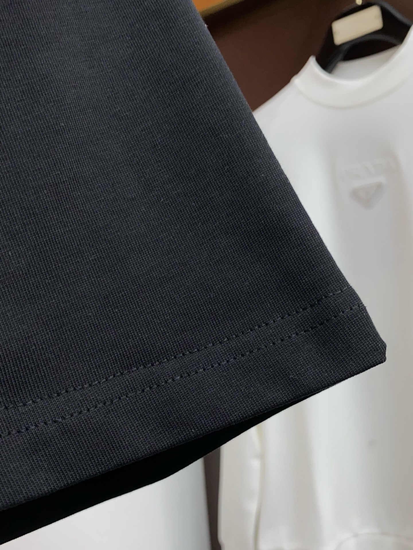 。🩵1v路易威登 26SS春夏新款 纯棉质圆领短袖 男士基础款纯白专柜短袖T恤衫！贸易公司渠道稀出，同步