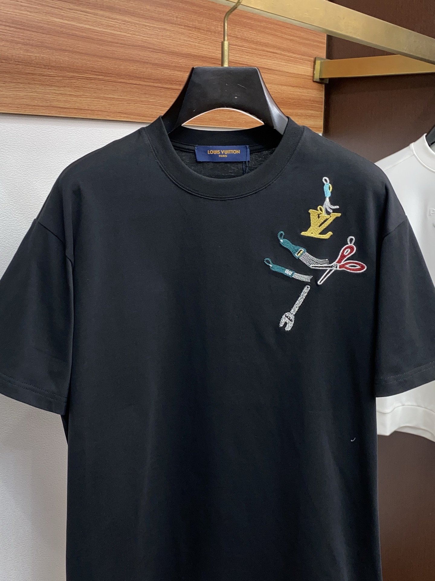 。🩵1v路易威登 26SS春夏新款 纯棉质圆领短袖 男士基础款纯白专柜短袖T恤衫！贸易公司渠道稀出，同步