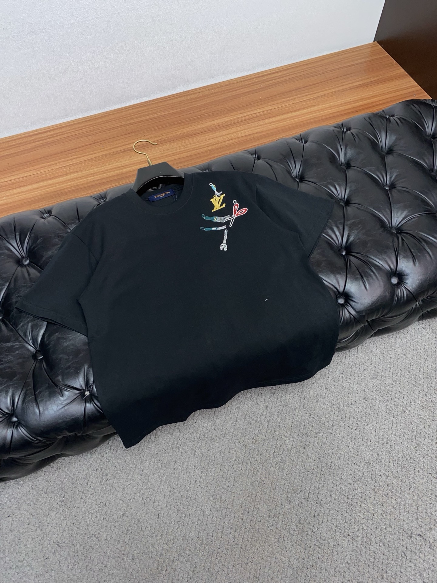 。🩵1v路易威登 26SS春夏新款 纯棉质圆领短袖 男士基础款纯白专柜短袖T恤衫！贸易公司渠道稀出，同步