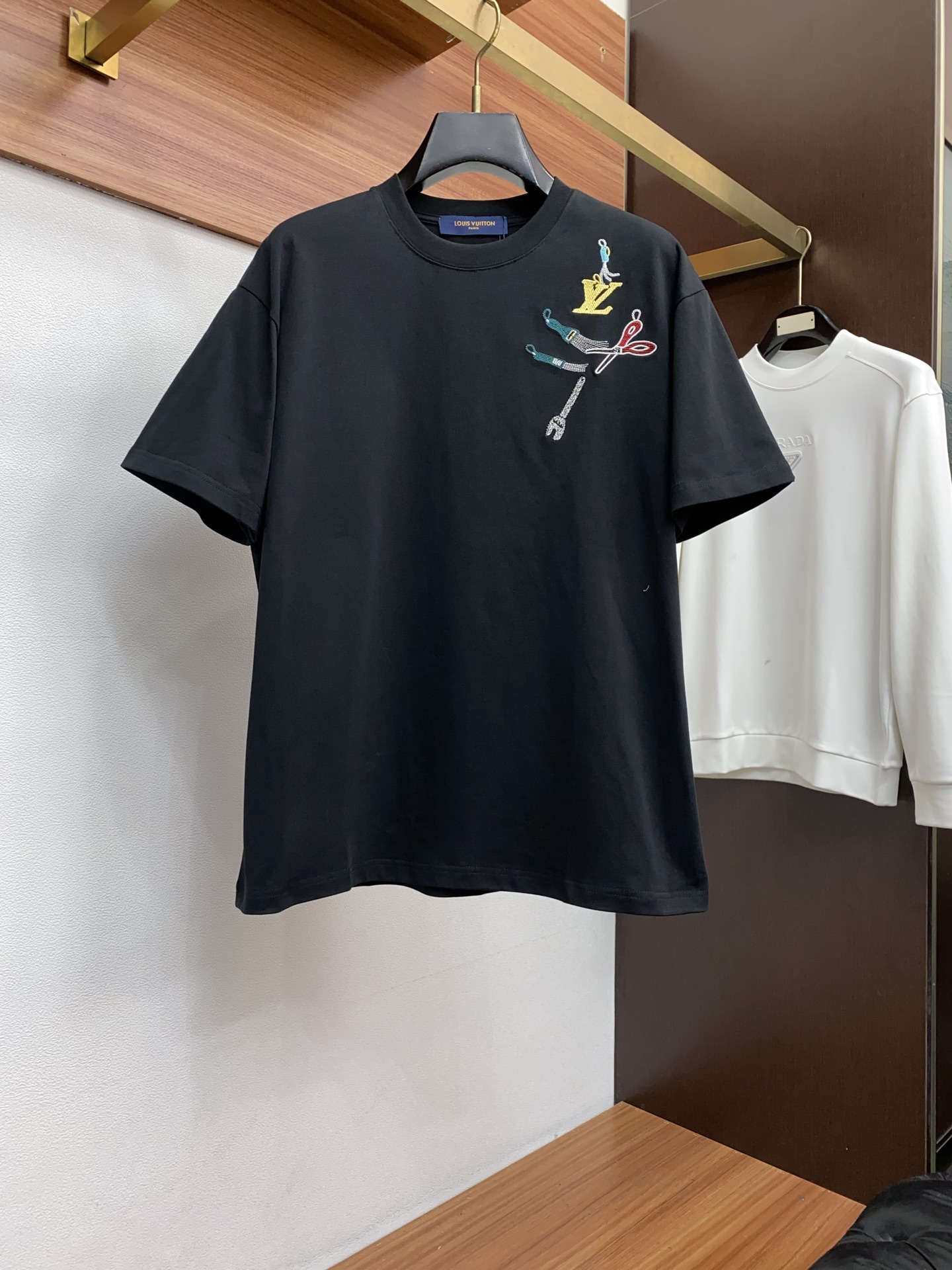 。🩵1v路易威登 26SS春夏新款 纯棉质圆领短袖 男士基础款纯白专柜短袖T恤衫！贸易公司渠道稀出，同步