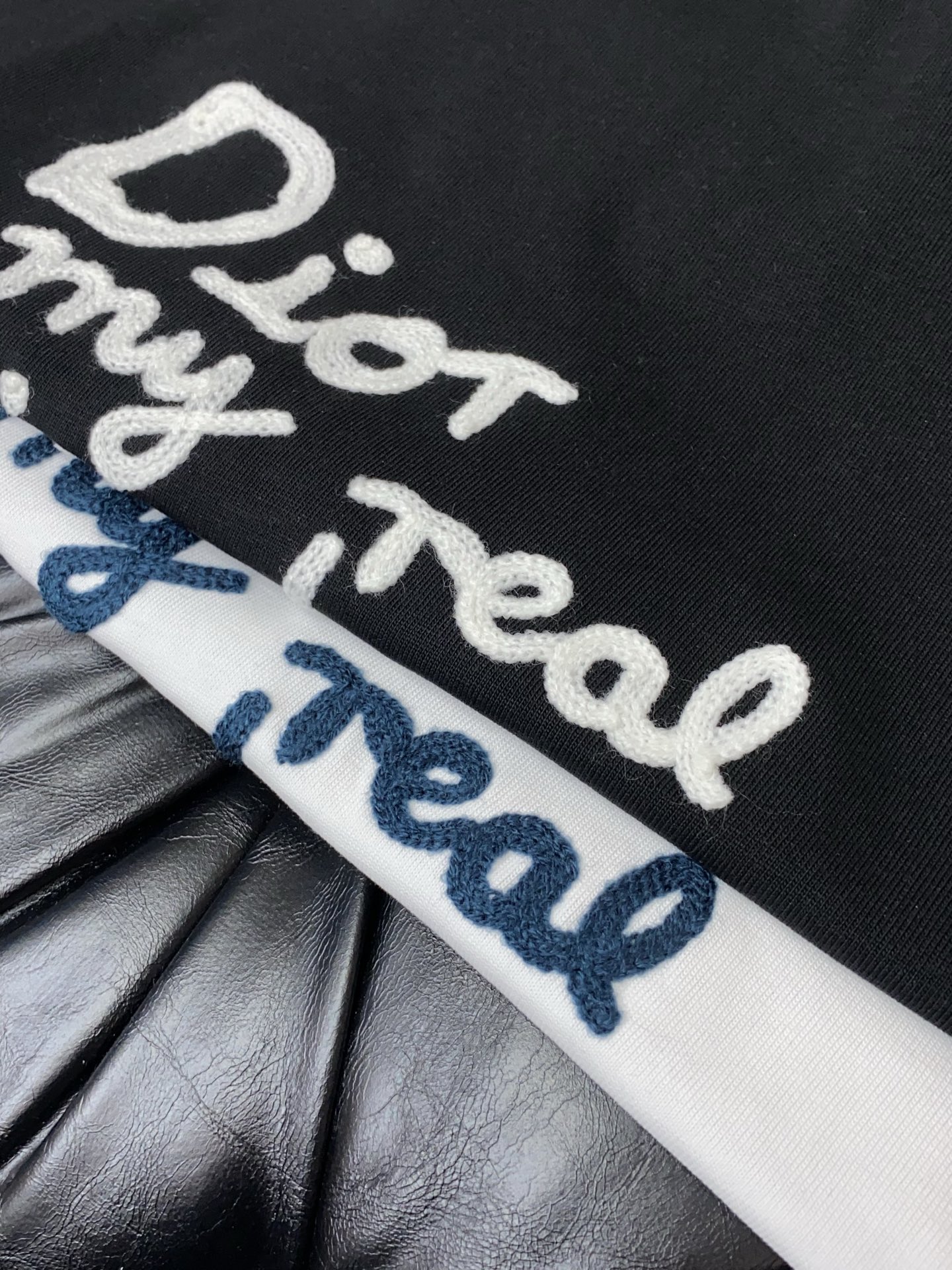 。🩵 迪奥 26SS春夏新款 纯棉质圆领短袖 男士基础款纯白专柜短袖T恤衫！贸易公司渠道稀出，同步官网发