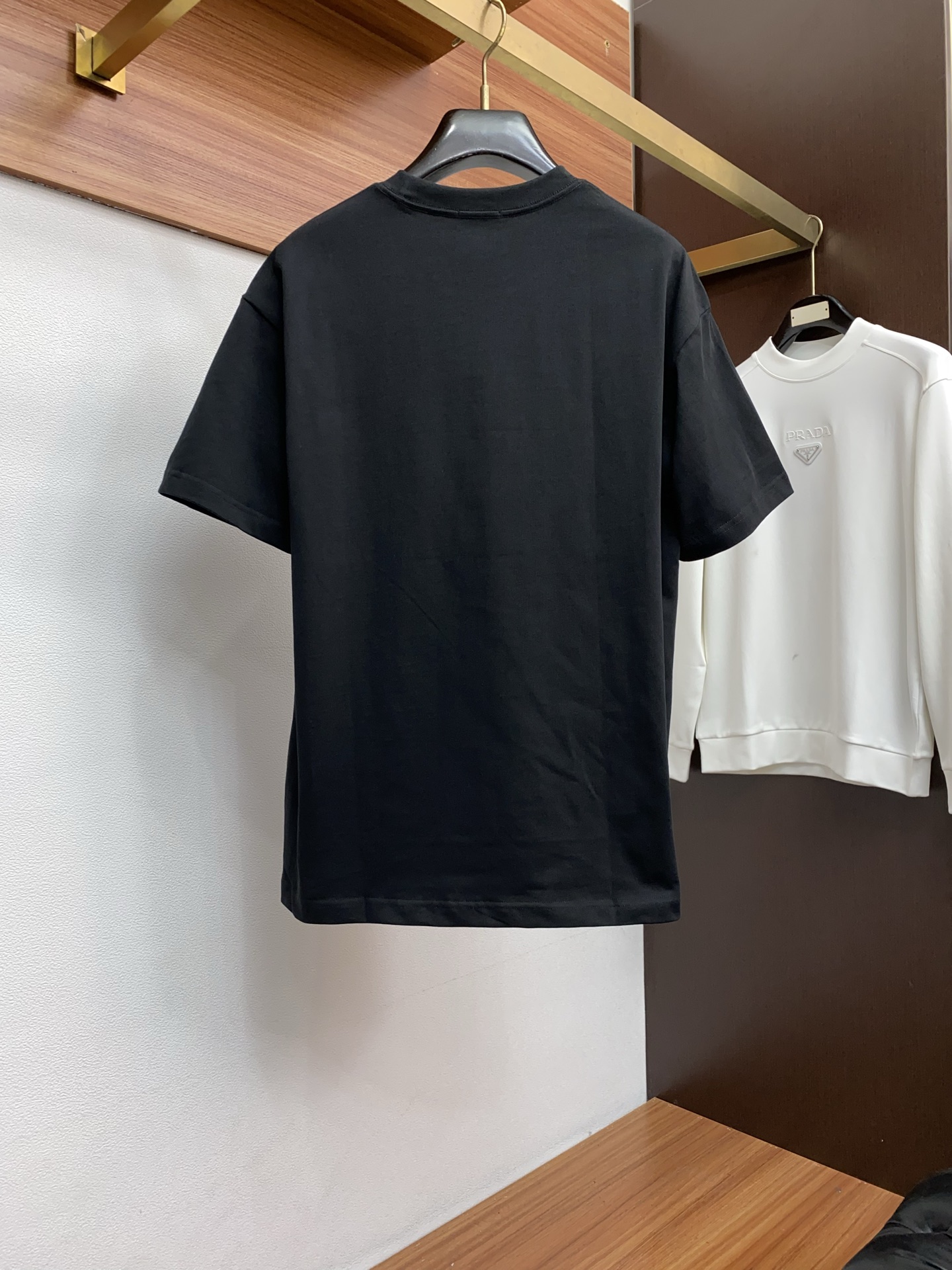 。🩵迪奥 26SS春夏新款 纯棉质圆领短袖 男士基础款纯白专柜短袖T恤衫！贸易公司渠道稀出，同步官网发售