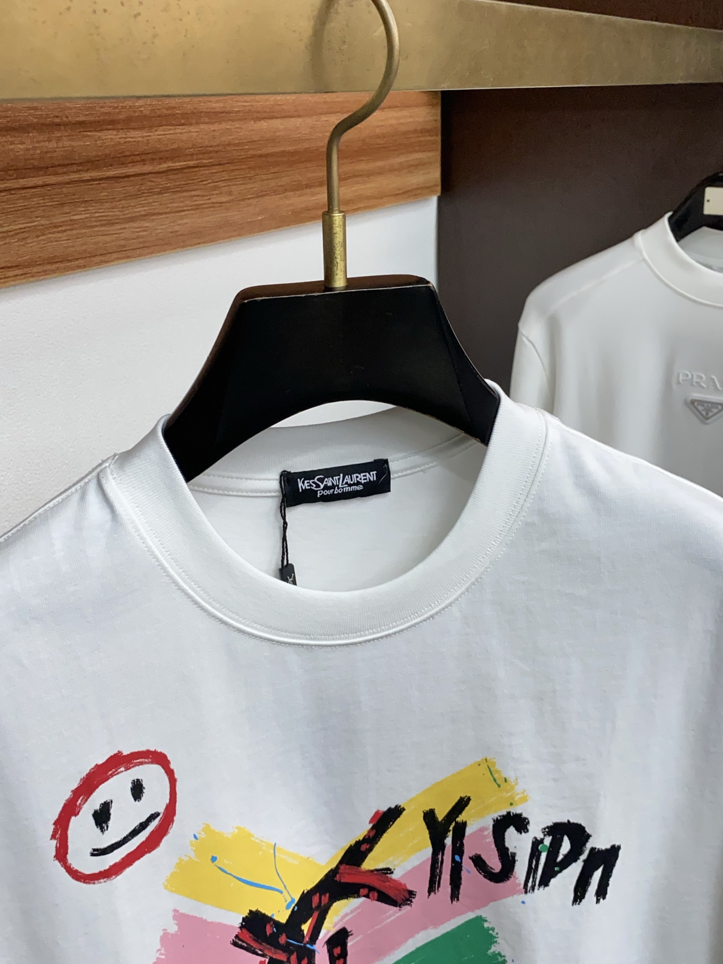 。🩵 圣罗兰 26SS春夏新款 纯棉质圆领短袖 男士基础款纯白专柜短袖T恤衫！贸易公司渠道稀出，同步官网