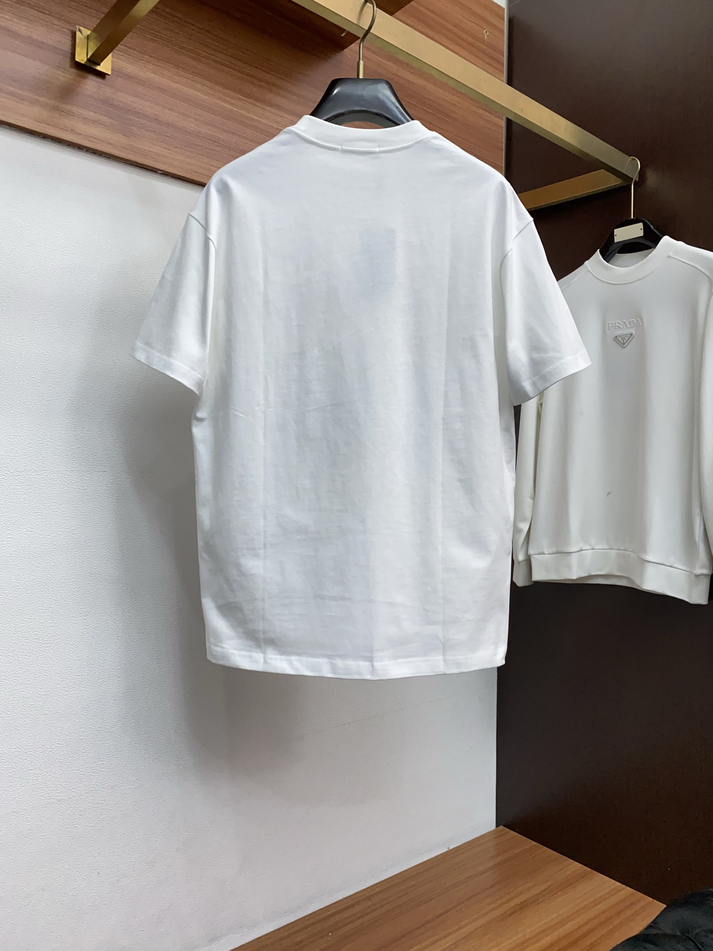 。🩵 圣罗兰 26SS春夏新款 纯棉质圆领短袖 男士基础款纯白专柜短袖T恤衫！贸易公司渠道稀出，同步官网