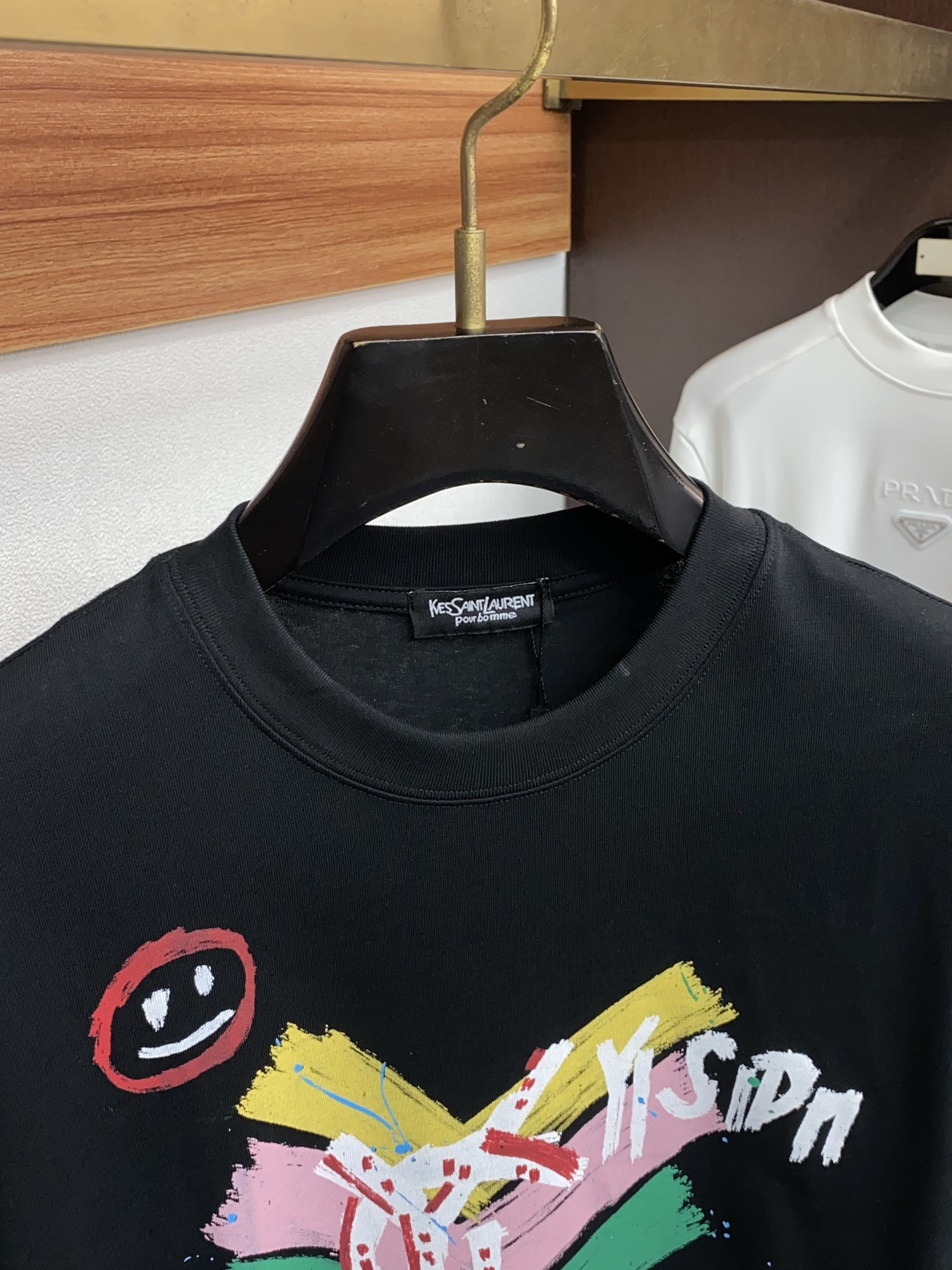 。🩵圣罗兰 26SS春夏新款 纯棉质圆领短袖 男士基础款纯白专柜短袖T恤衫！贸易公司渠道稀出，同步官网发