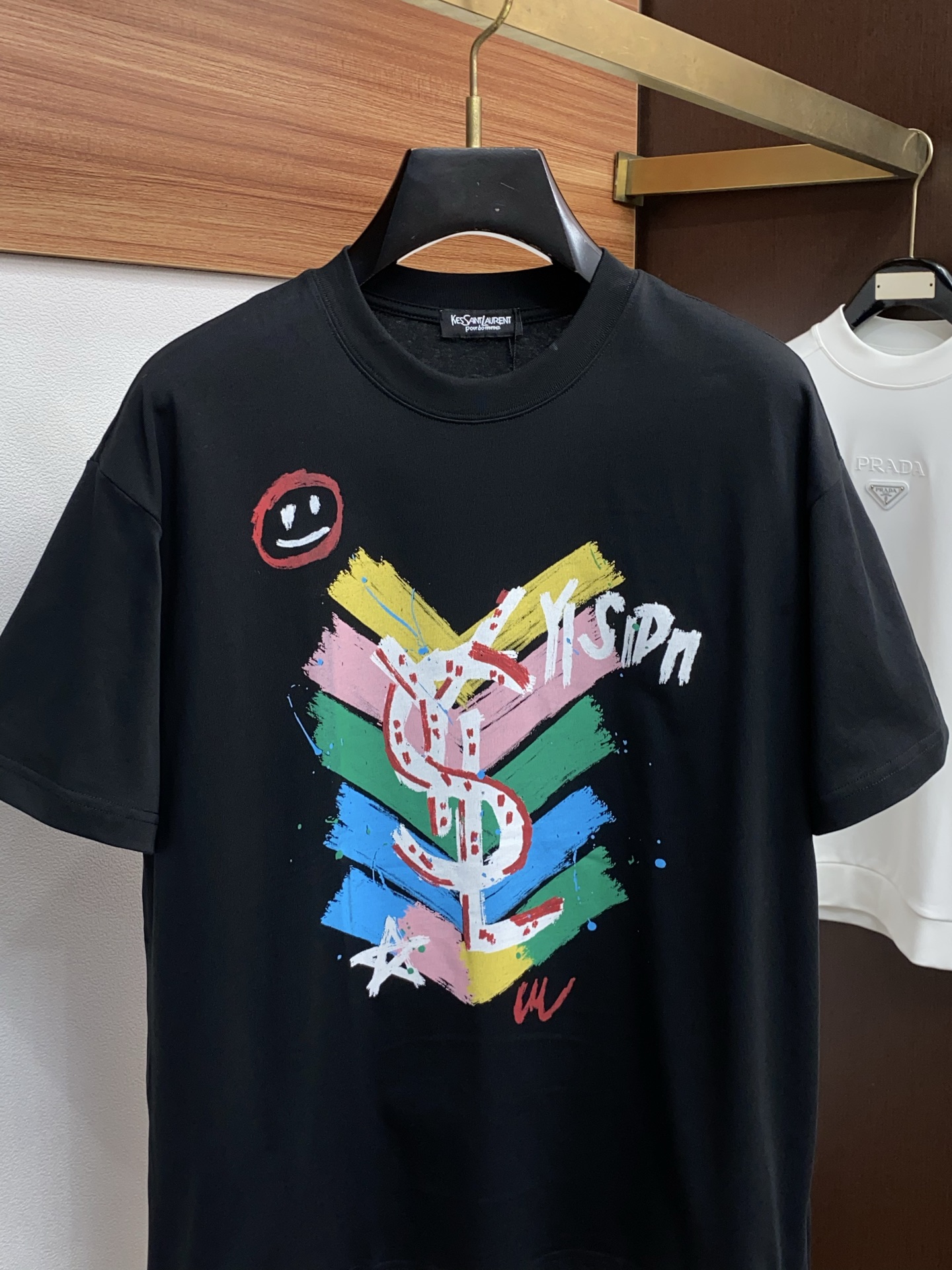 。🩵圣罗兰 26SS春夏新款 纯棉质圆领短袖 男士基础款纯白专柜短袖T恤衫！贸易公司渠道稀出，同步官网发