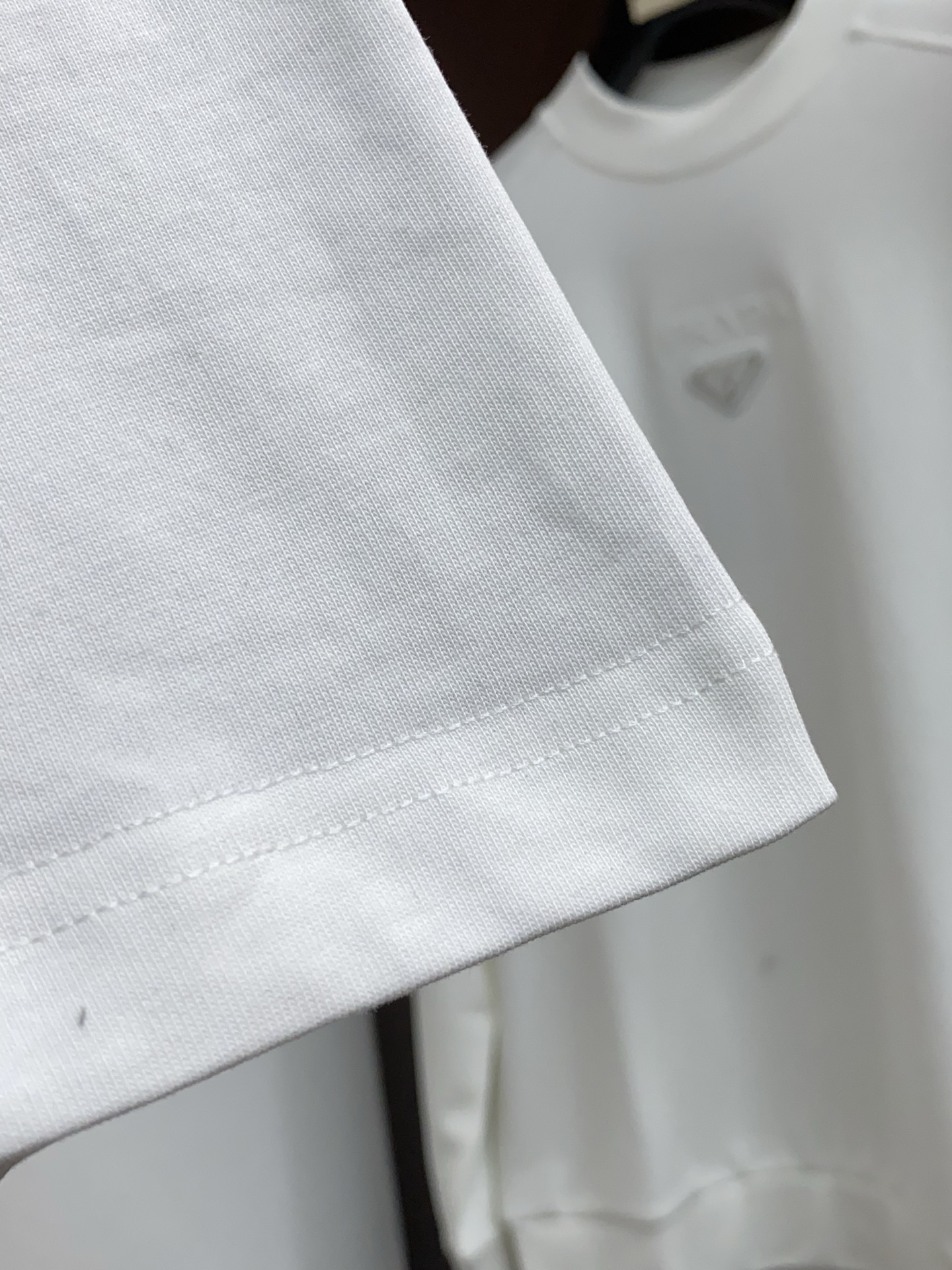 。🩵 普拉达 26SS春夏新款 纯棉质圆领短袖 男士基础款纯白专柜短袖T恤衫！贸易公司渠道稀出，同步官网