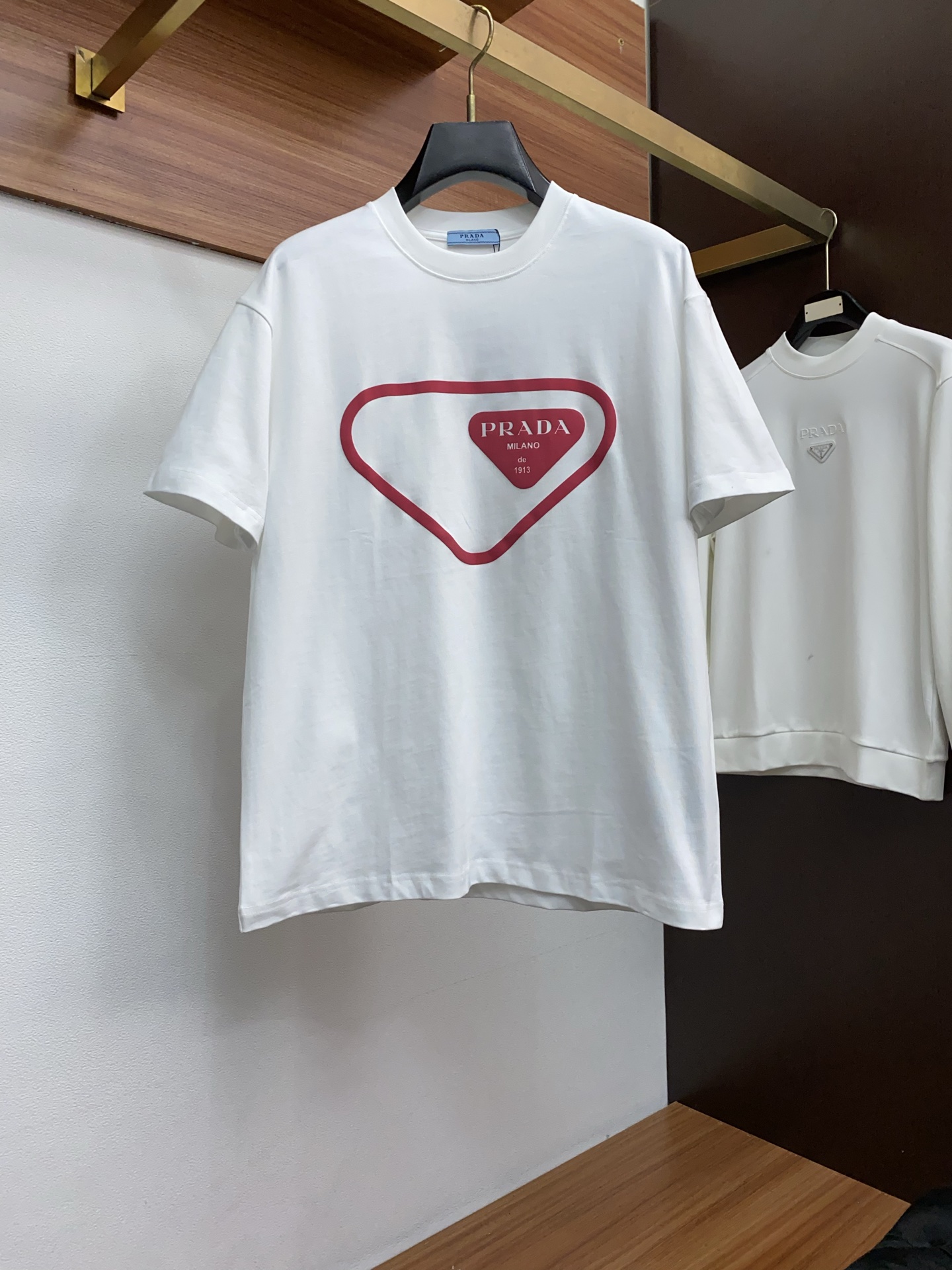 。🩵 普拉达 26SS春夏新款 纯棉质圆领短袖 男士基础款纯白专柜短袖T恤衫！贸易公司渠道稀出，同步官网