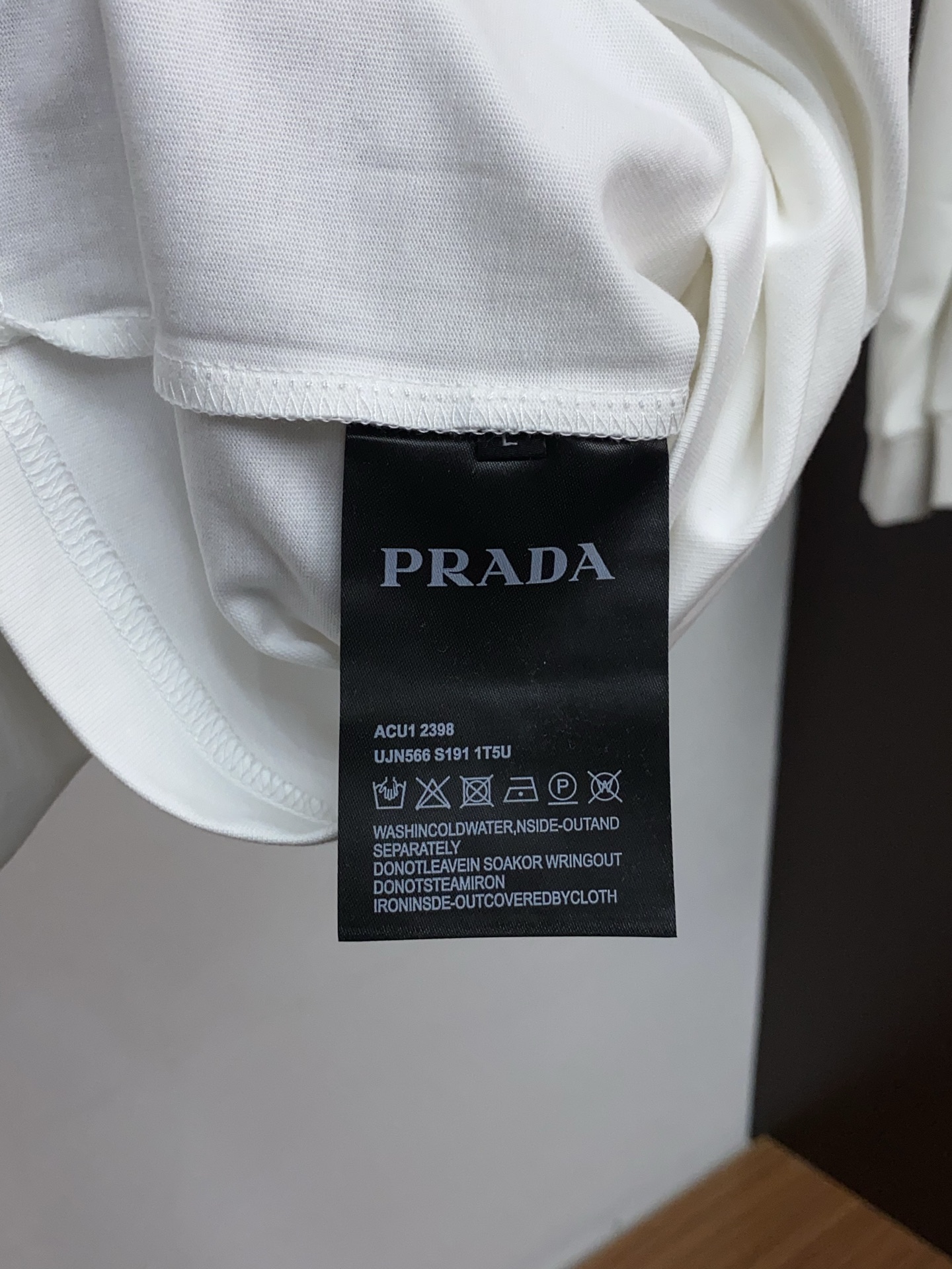 。🩵 普拉达 26SS春夏新款 纯棉质圆领短袖 男士基础款纯白专柜短袖T恤衫！贸易公司渠道稀出，同步官网