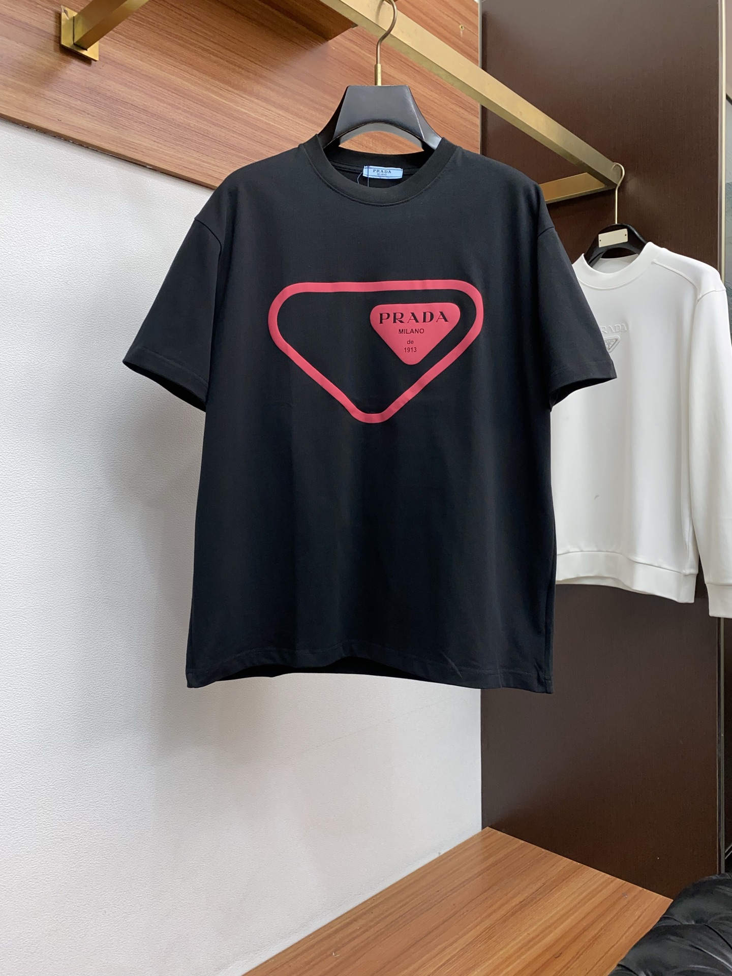 。🩵 普拉达 26SS春夏新款 纯棉质圆领短袖 男士基础款纯白专柜短袖T恤衫！贸易公司渠道稀出，同步官网