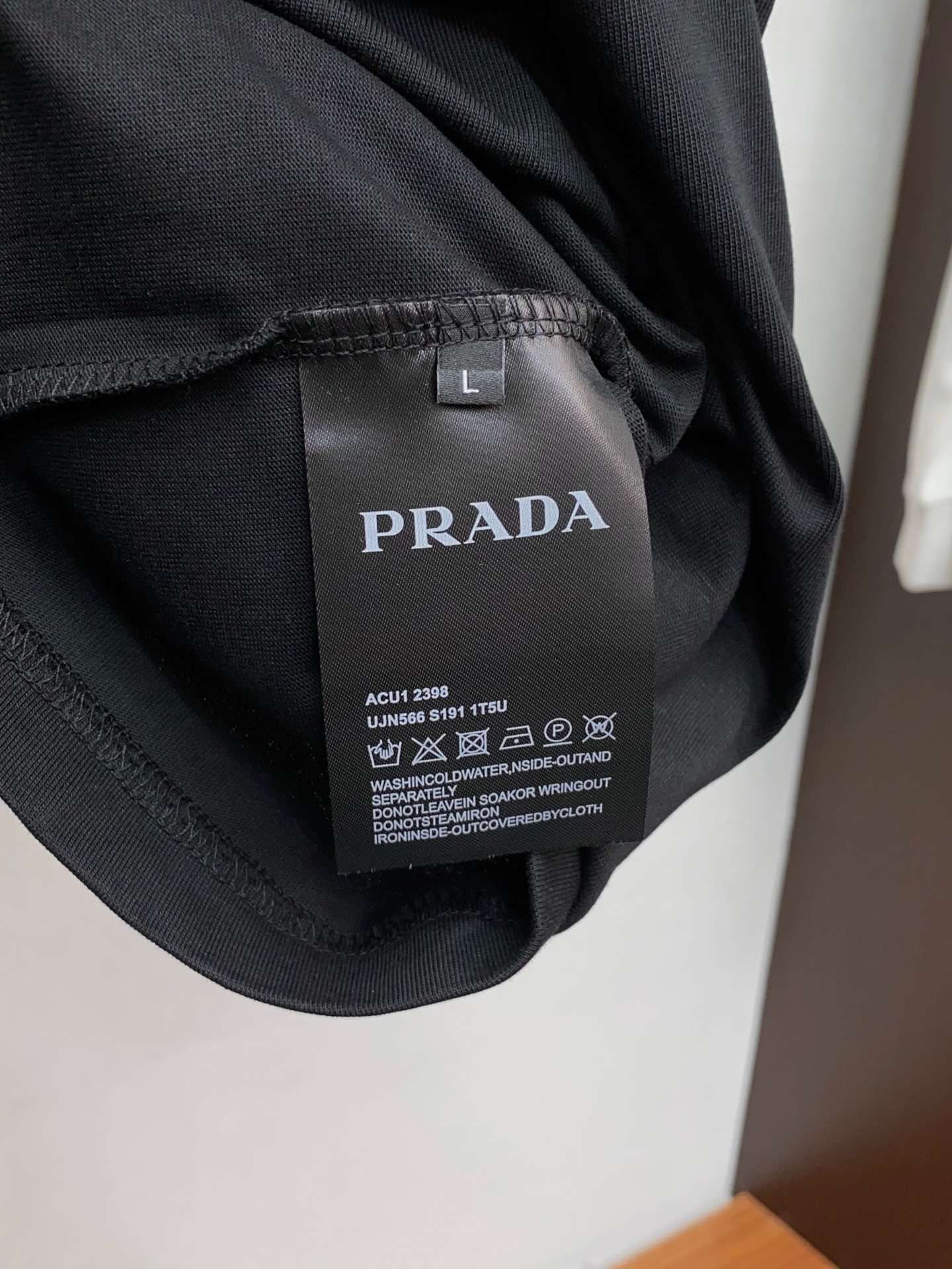 。🩵 普拉达 26SS春夏新款 纯棉质圆领短袖 男士基础款纯白专柜短袖T恤衫！贸易公司渠道稀出，同步官网