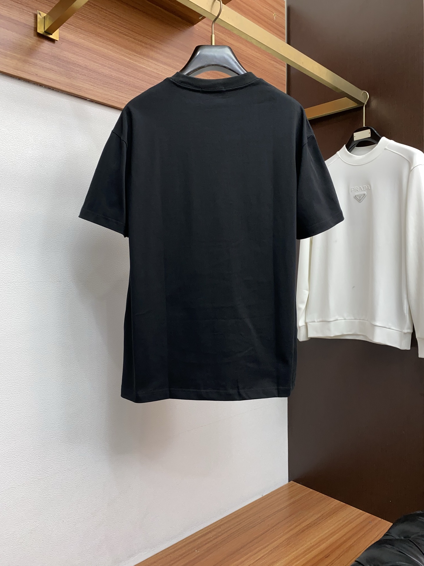 。🩵 普拉达 26SS春夏新款 纯棉质圆领短袖 男士基础款纯白专柜短袖T恤衫！贸易公司渠道稀出，同步官网