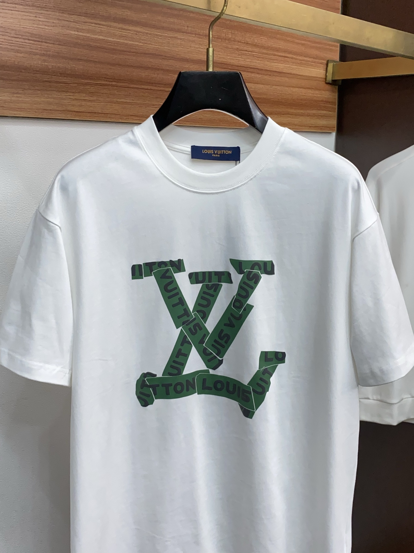 。🩵1v路易威登 26SS春夏新款 纯棉质圆领短袖 男士基础款纯白专柜短袖T恤衫！贸易公司渠道稀出，同步