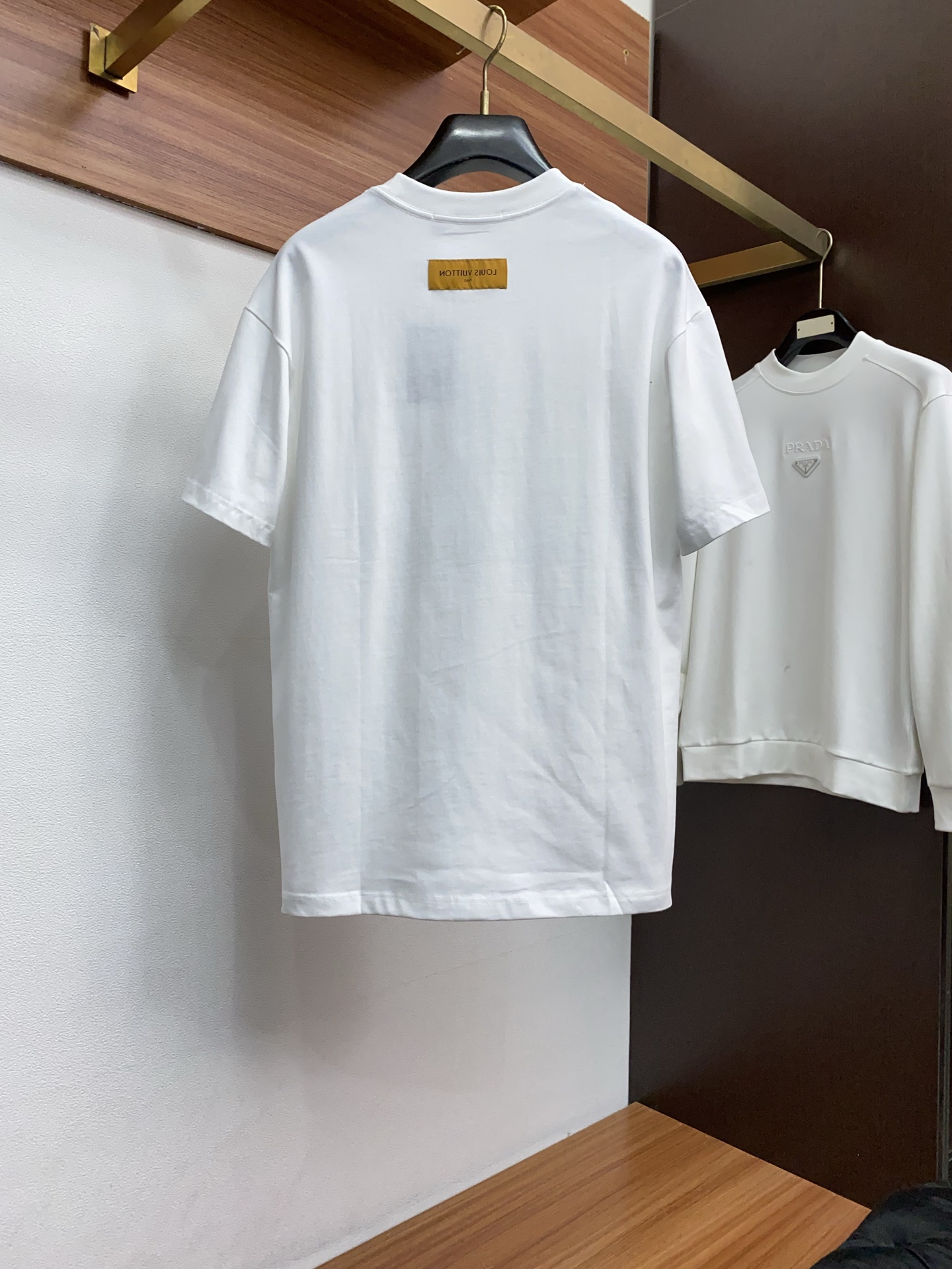 。🩵1v路易威登 26SS春夏新款 纯棉质圆领短袖 男士基础款纯白专柜短袖T恤衫！贸易公司渠道稀出，同步