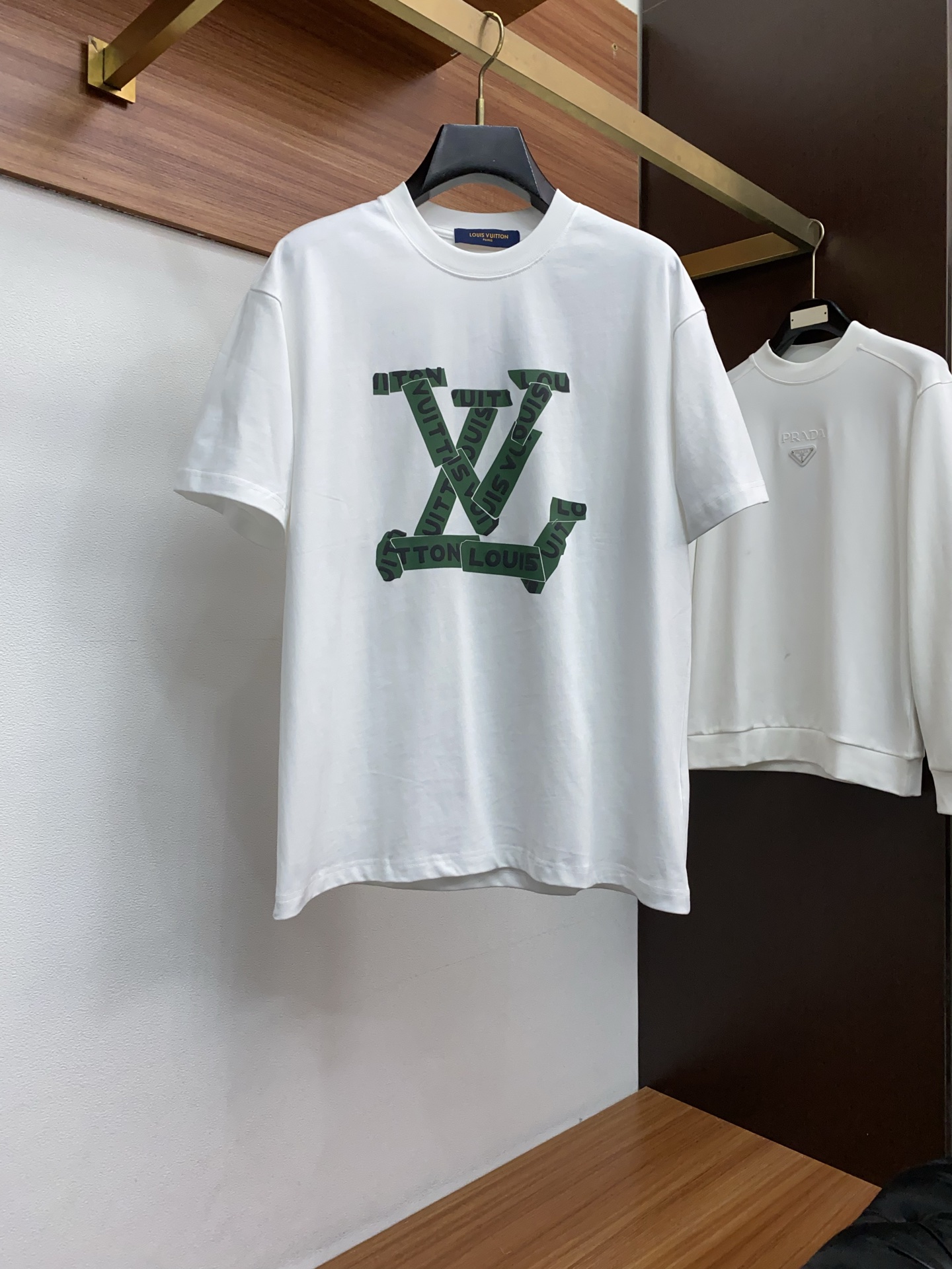 。🩵1v路易威登 26SS春夏新款 纯棉质圆领短袖 男士基础款纯白专柜短袖T恤衫！贸易公司渠道稀出，同步