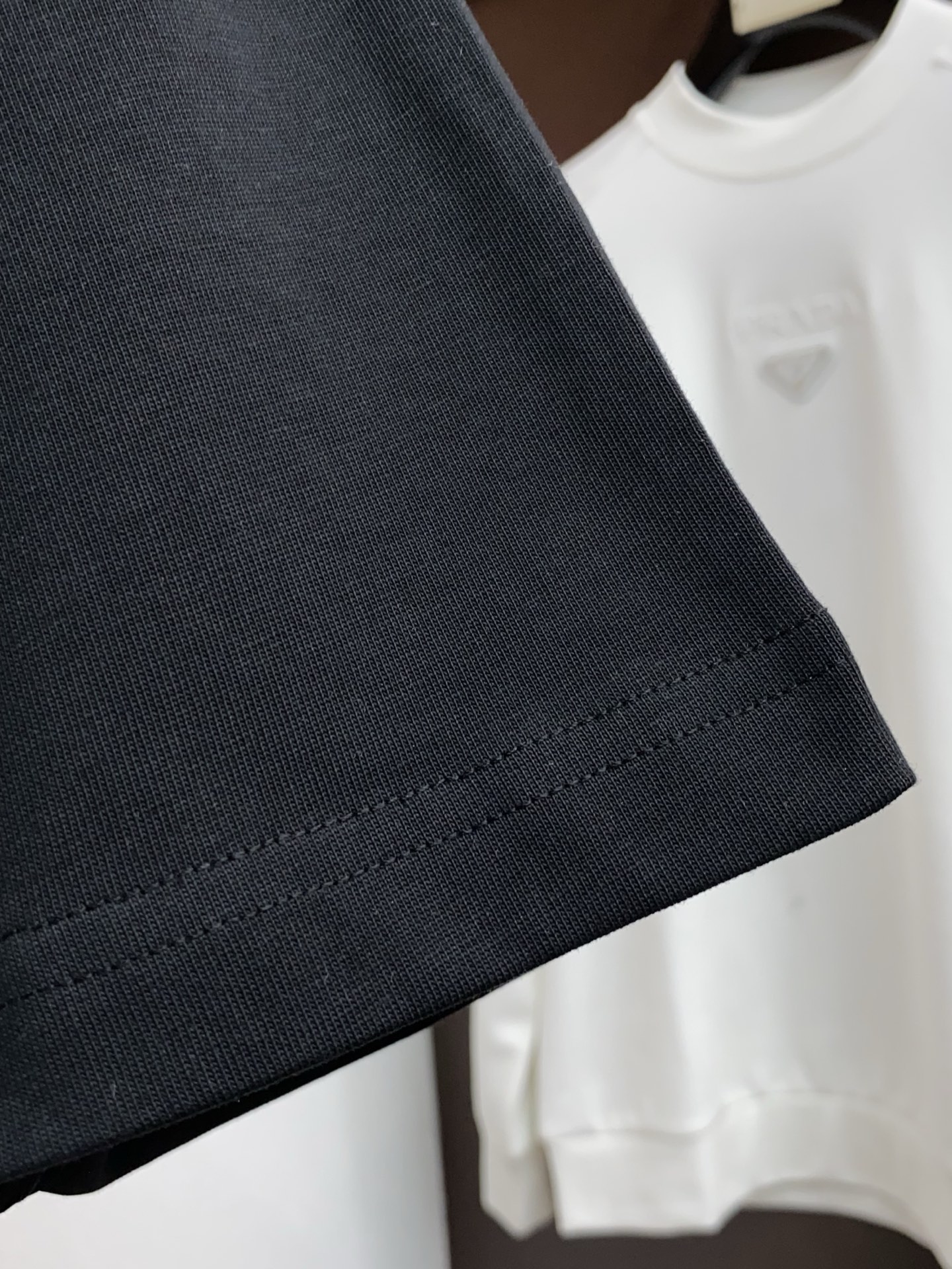 。🩵 1v路易威登 26SS春夏新款 纯棉质圆领短袖 男士基础款纯白专柜短袖T恤衫！贸易公司渠道稀出，同