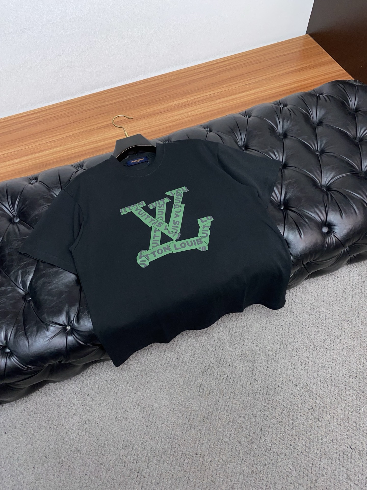 。🩵 1v路易威登 26SS春夏新款 纯棉质圆领短袖 男士基础款纯白专柜短袖T恤衫！贸易公司渠道稀出，同