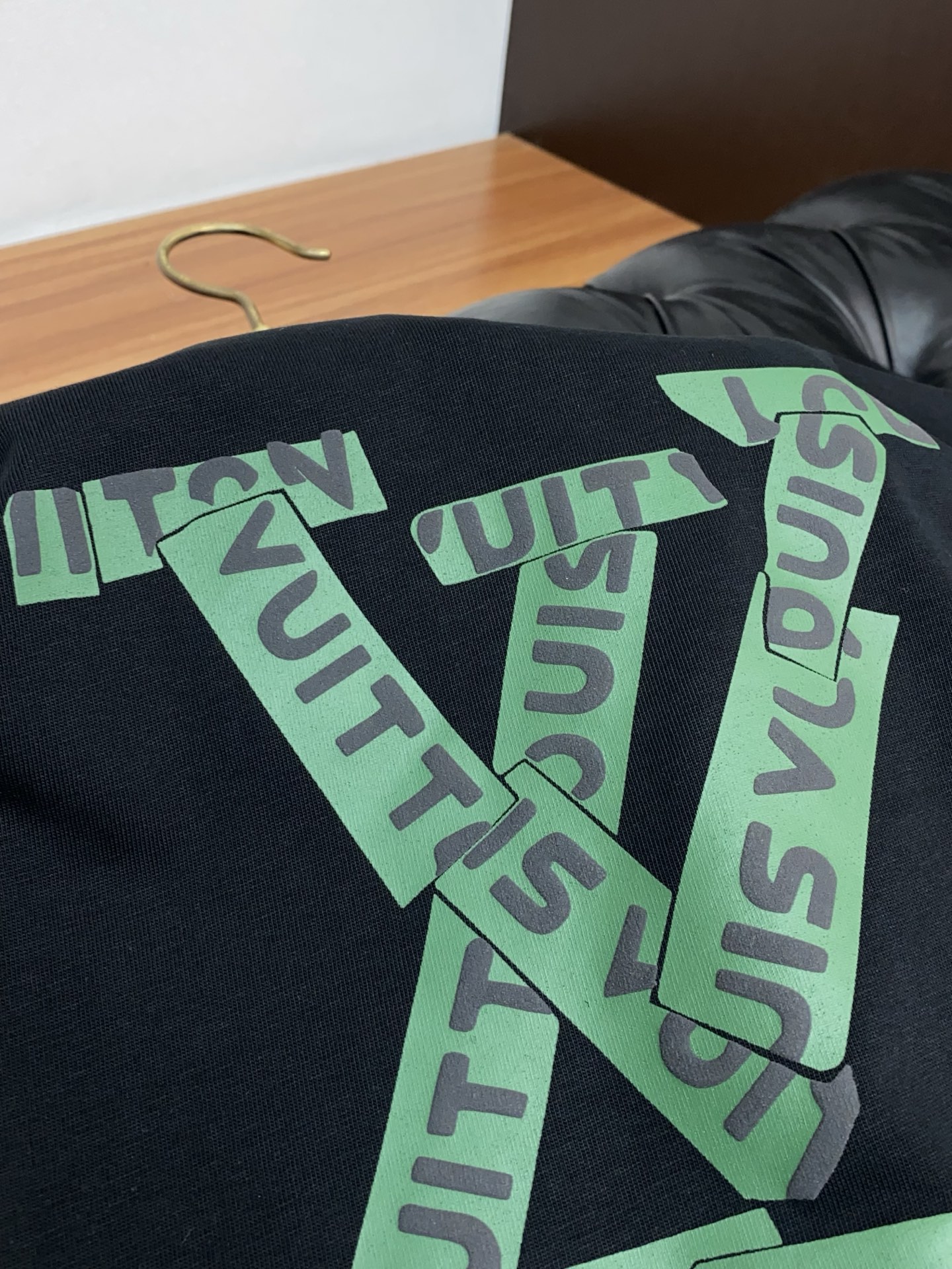 。🩵 1v路易威登 26SS春夏新款 纯棉质圆领短袖 男士基础款纯白专柜短袖T恤衫！贸易公司渠道稀出，同