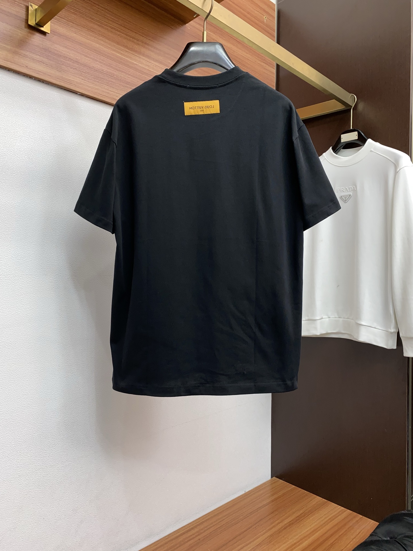 。🩵 1v路易威登 26SS春夏新款 纯棉质圆领短袖 男士基础款纯白专柜短袖T恤衫！贸易公司渠道稀出，同