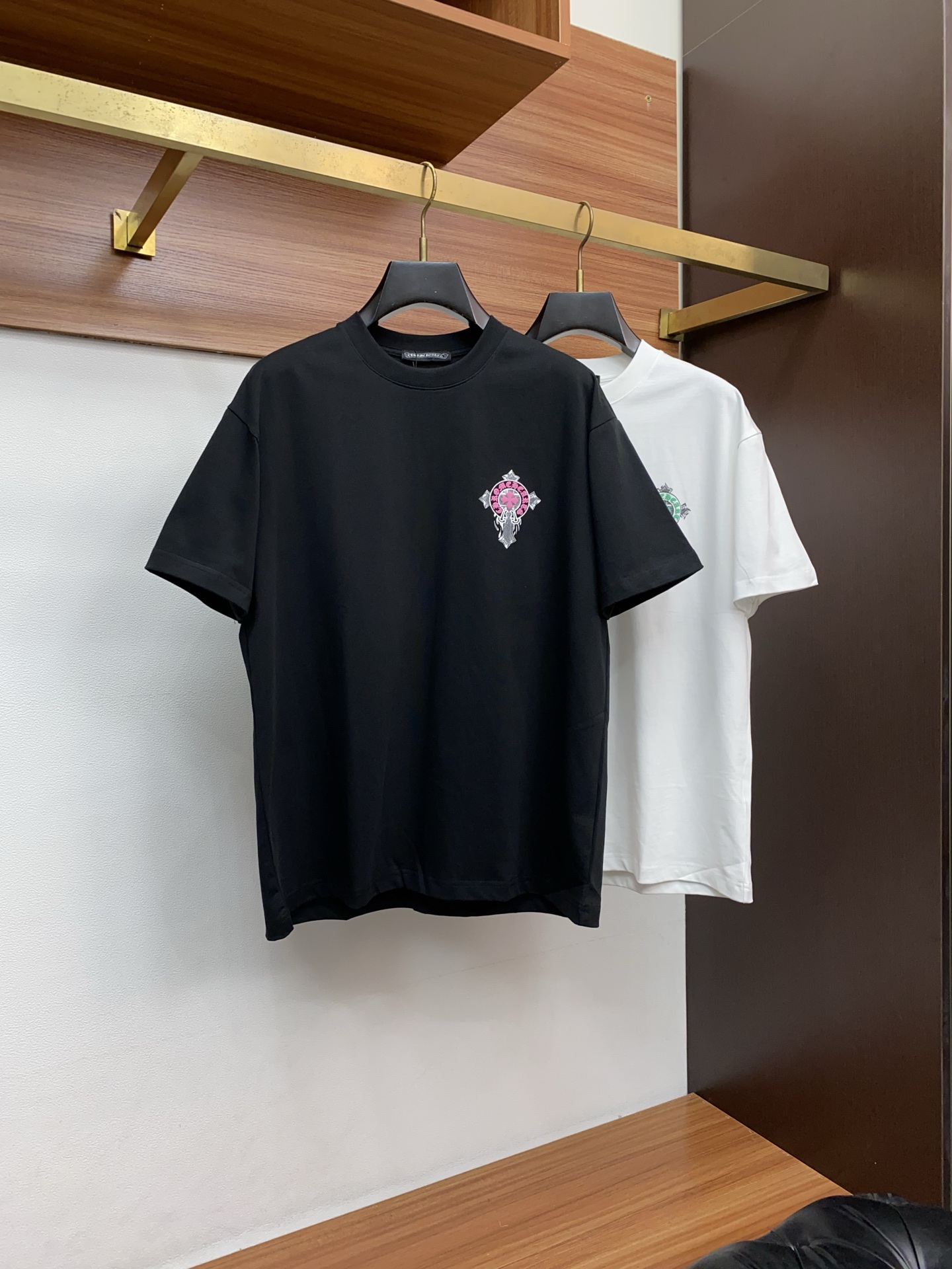 。🩵克罗心 26SS春夏新款 纯棉质圆领短袖 男士基础款纯白专柜短袖T恤衫！贸易公司渠道稀出，同步官网发