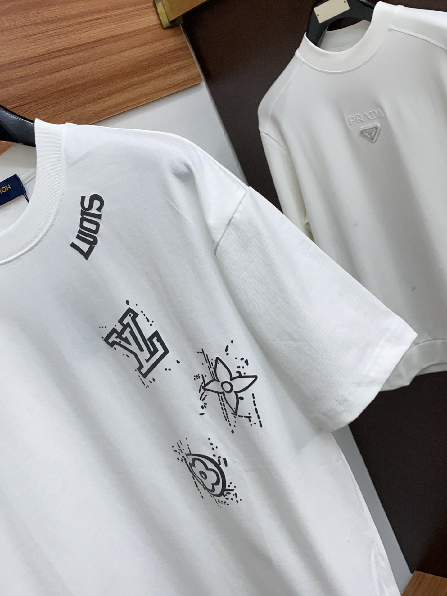 。🩵 1v路易威登 26SS春夏新款 纯棉质圆领短袖 男士基础款纯白专柜短袖T恤衫！贸易公司渠道稀出，同