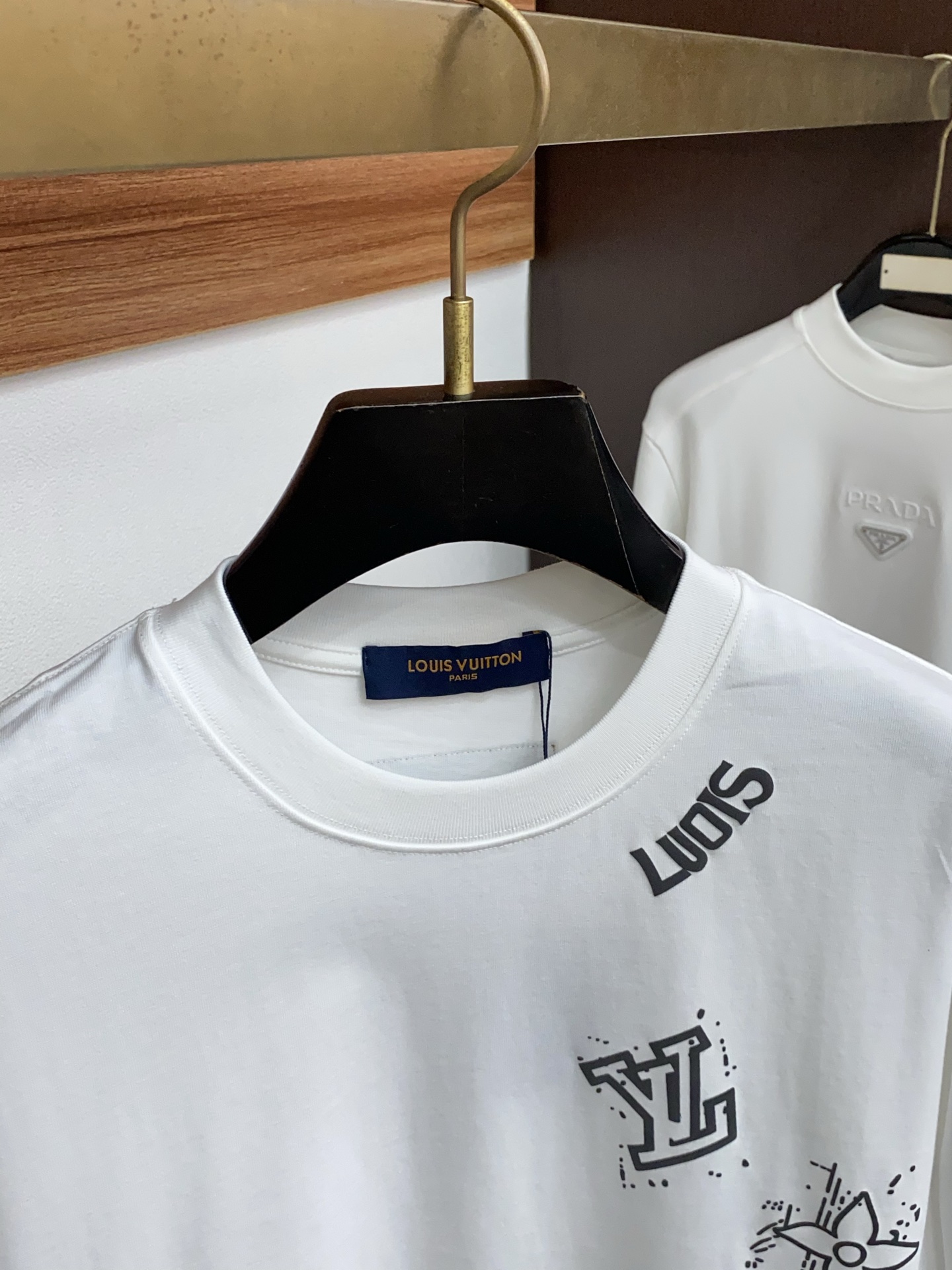 。🩵 1v路易威登 26SS春夏新款 纯棉质圆领短袖 男士基础款纯白专柜短袖T恤衫！贸易公司渠道稀出，同