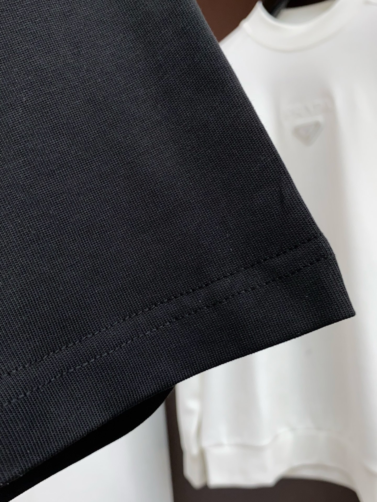 。🩵 1v路易威登 26SS春夏新款 纯棉质圆领短袖 男士基础款纯白专柜短袖T恤衫！贸易公司渠道稀出，同