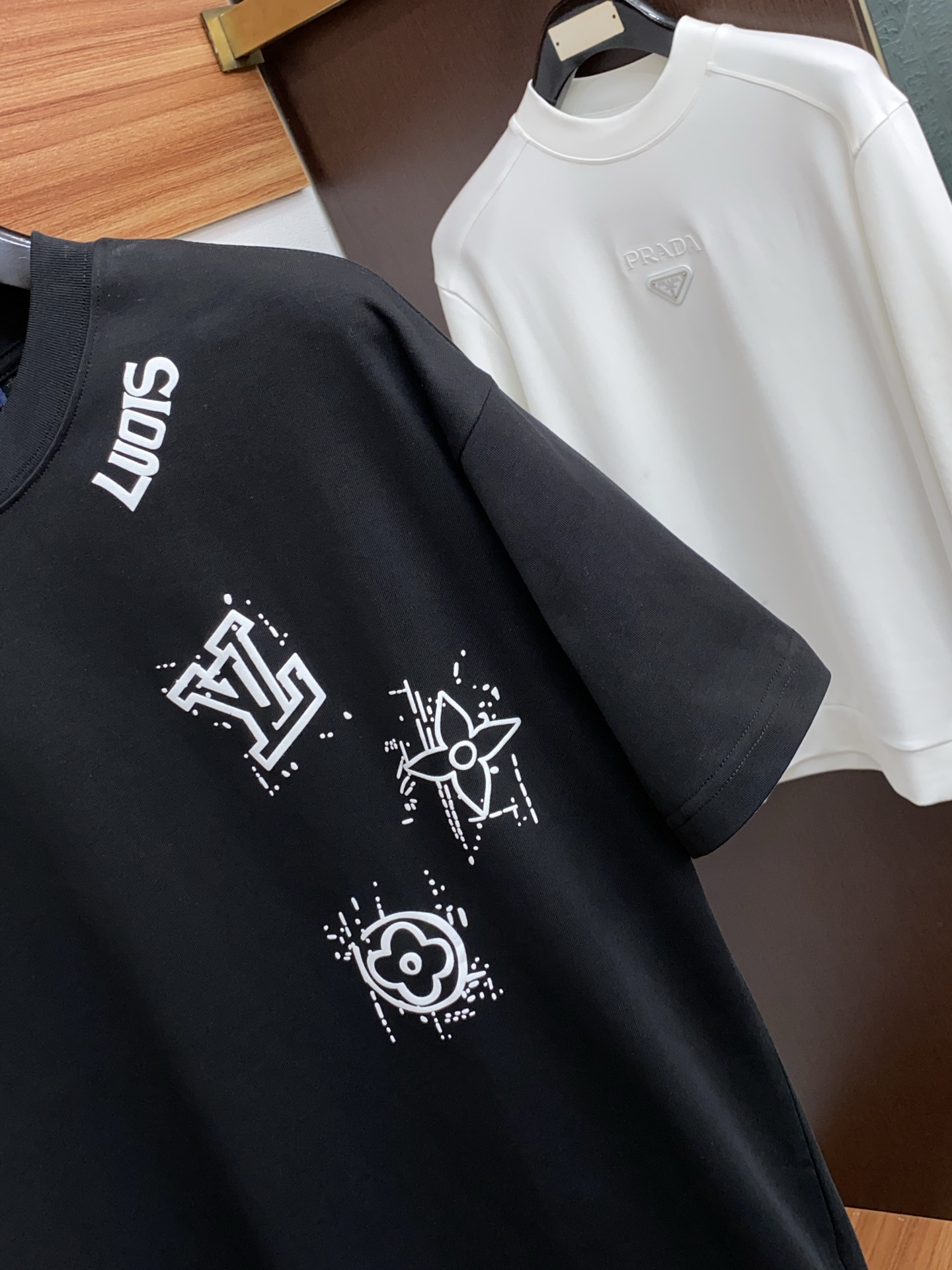 。🩵 1v路易威登 26SS春夏新款 纯棉质圆领短袖 男士基础款纯白专柜短袖T恤衫！贸易公司渠道稀出，同