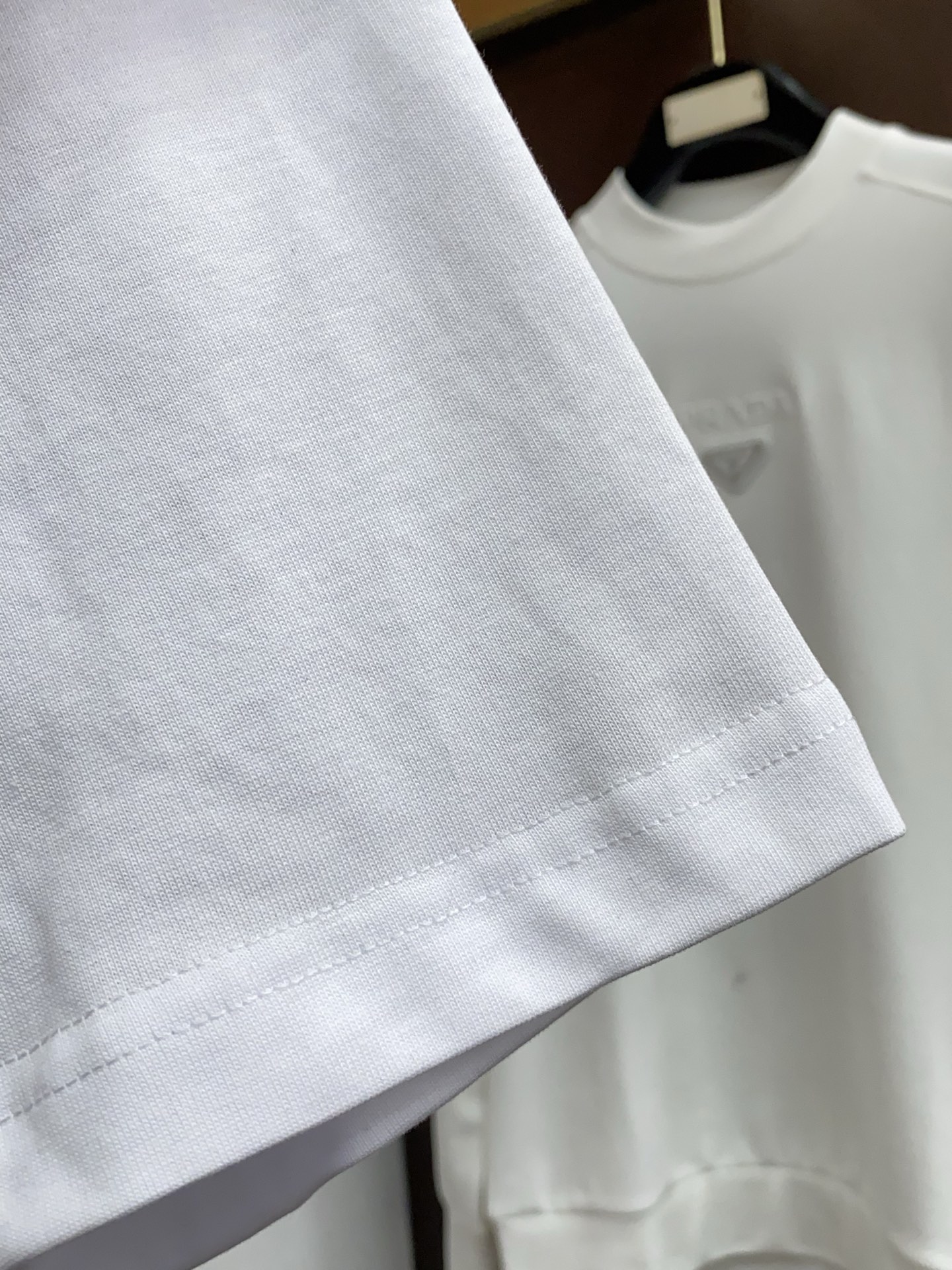 。🩵迪奥 26SS春夏新款 纯棉质圆领短袖 男士基础款纯白专柜短袖T恤衫！贸易公司渠道稀出，同步官网发售