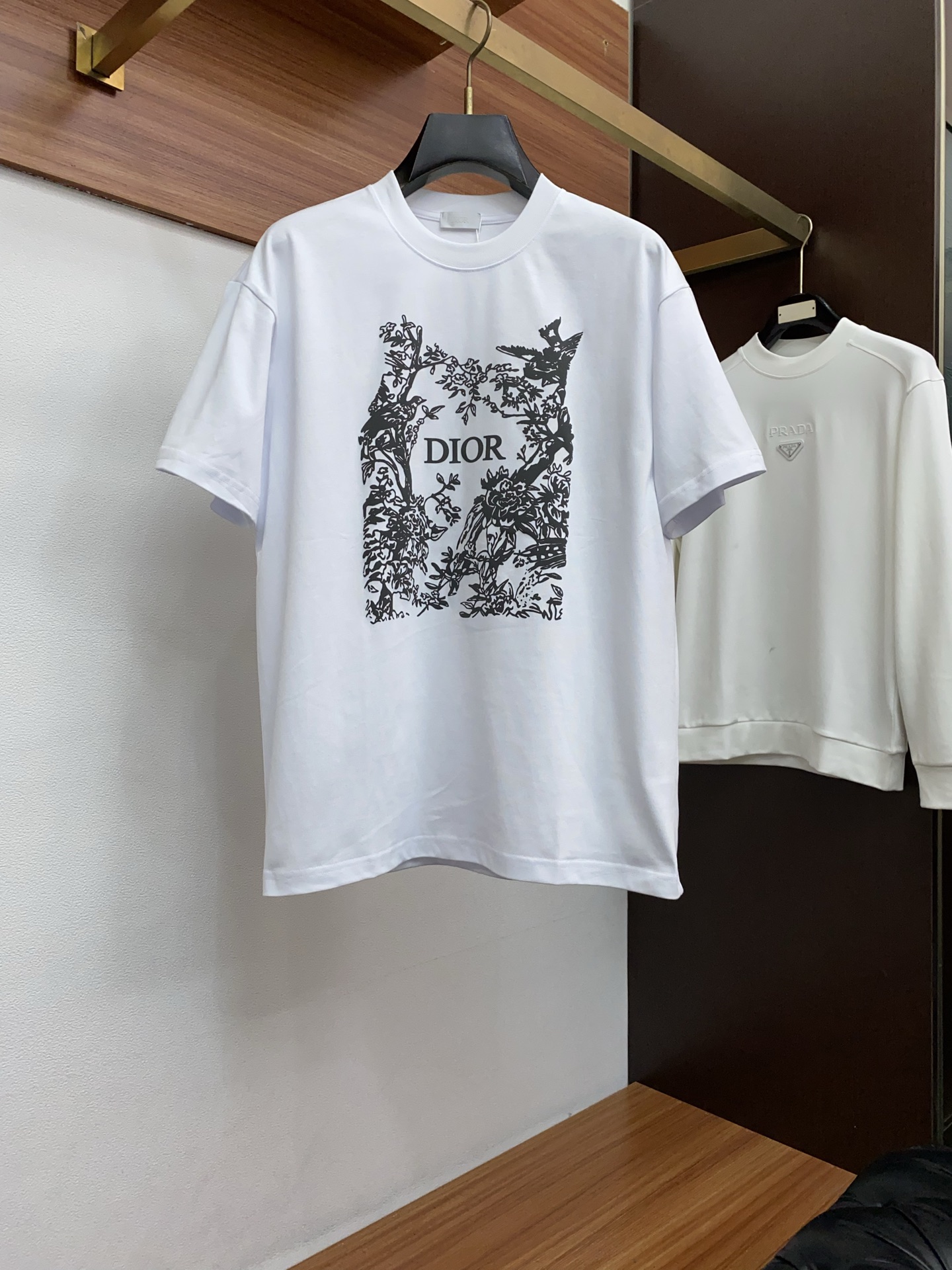 。🩵迪奥 26SS春夏新款 纯棉质圆领短袖 男士基础款纯白专柜短袖T恤衫！贸易公司渠道稀出，同步官网发售