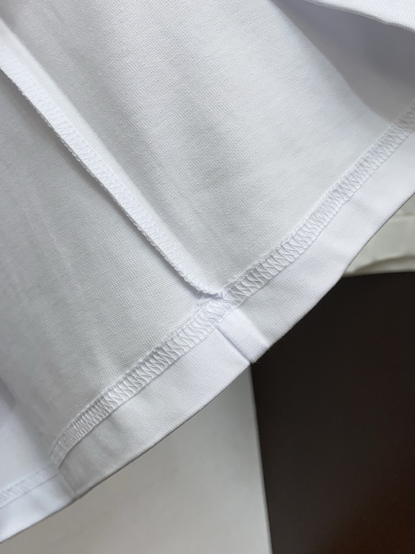 。🩵迪奥 26SS春夏新款 纯棉质圆领短袖 男士基础款纯白专柜短袖T恤衫！贸易公司渠道稀出，同步官网发售