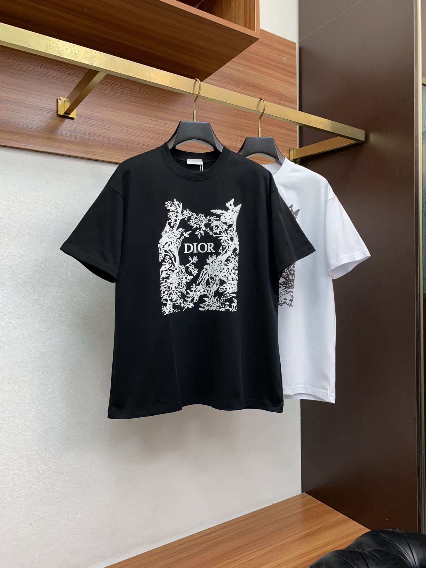 。🩵迪奥 26SS春夏新款 纯棉质圆领短袖 男士基础款纯白专柜短袖T恤衫！贸易公司渠道稀出，同步官网发售