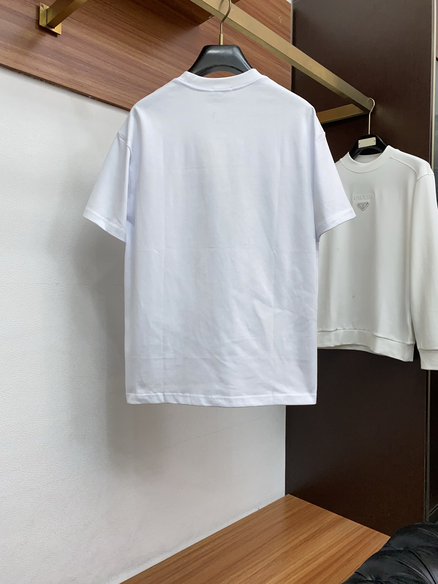。🩵迪奥 26SS春夏新款 纯棉质圆领短袖 男士基础款纯白专柜短袖T恤衫！贸易公司渠道稀出，同步官网发售