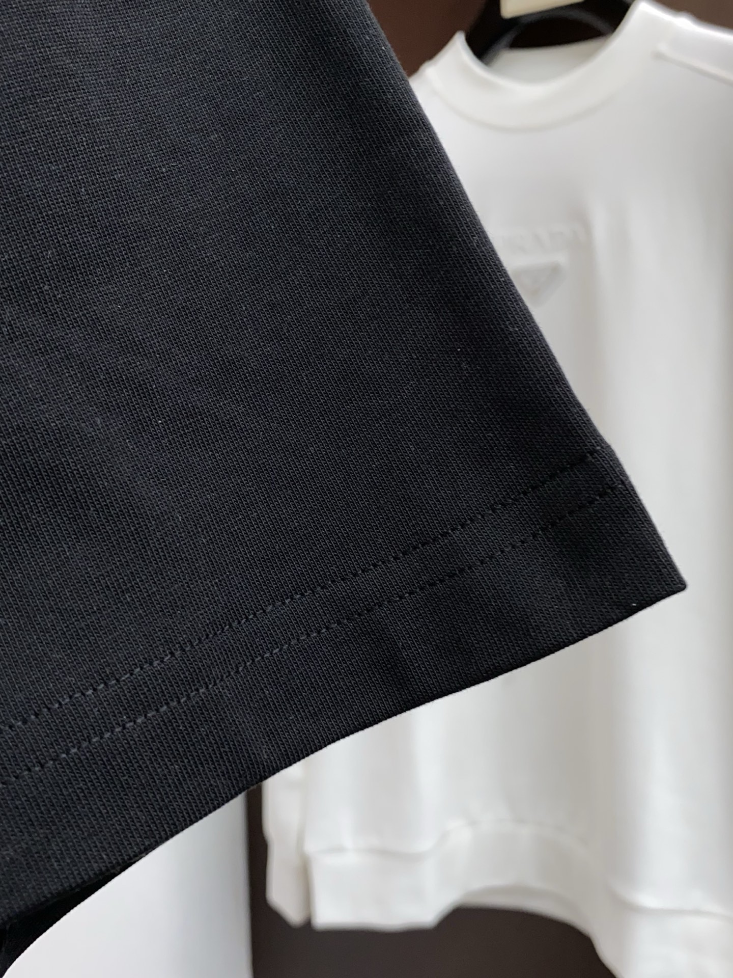 。🩵迪奥 26SS春夏新款 纯棉质圆领短袖 男士基础款纯白专柜短袖T恤衫！贸易公司渠道稀出，同步官网发售