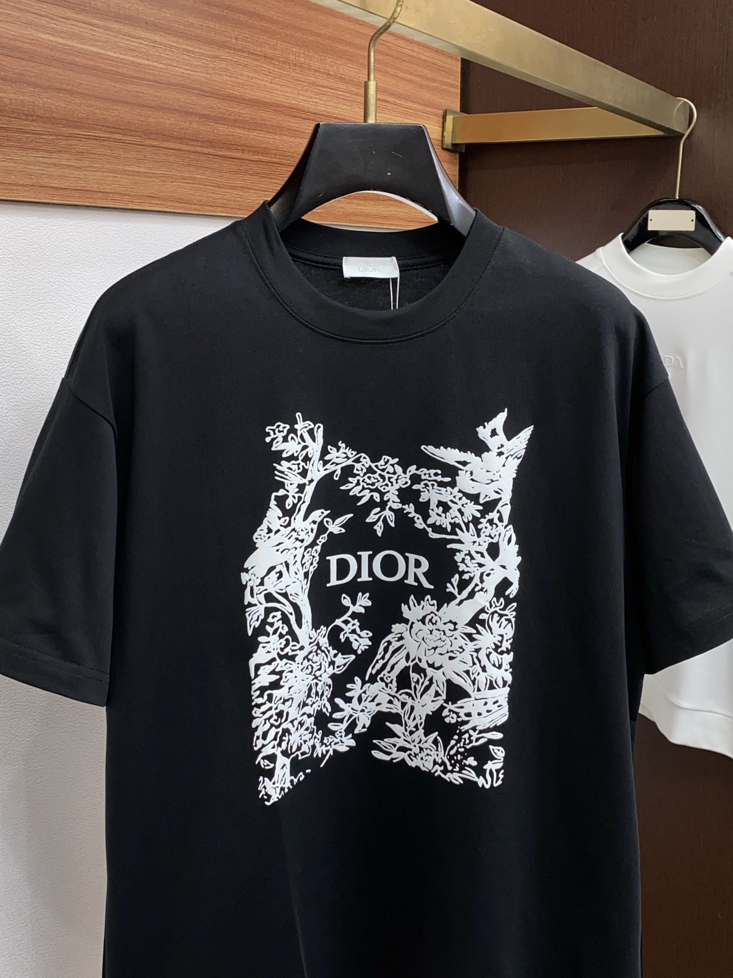 。🩵迪奥 26SS春夏新款 纯棉质圆领短袖 男士基础款纯白专柜短袖T恤衫！贸易公司渠道稀出，同步官网发售