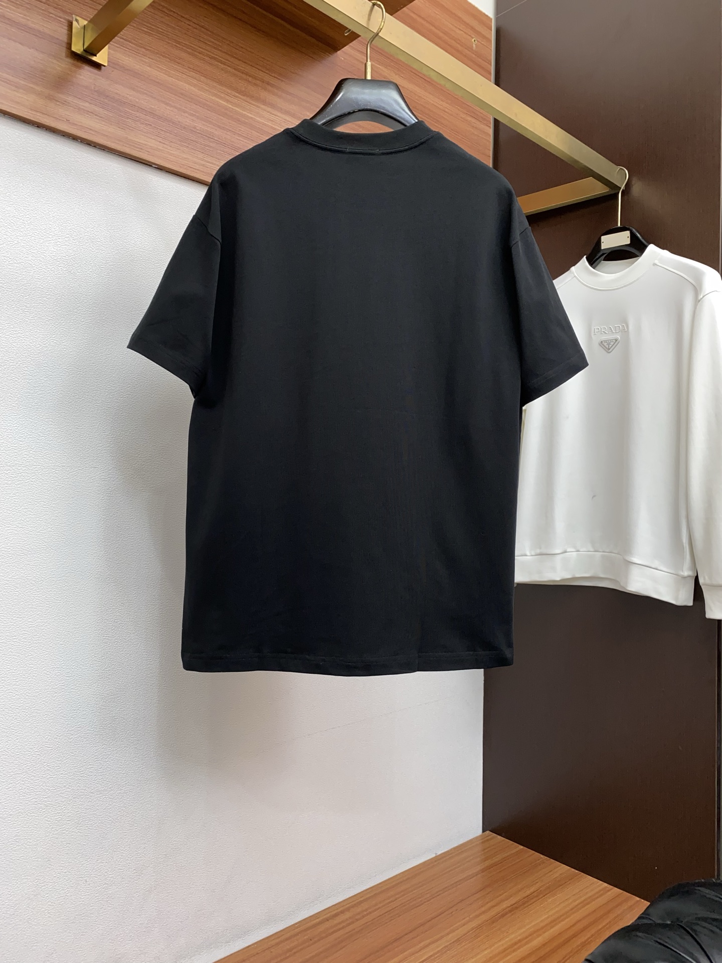 。🩵迪奥 26SS春夏新款 纯棉质圆领短袖 男士基础款纯白专柜短袖T恤衫！贸易公司渠道稀出，同步官网发售