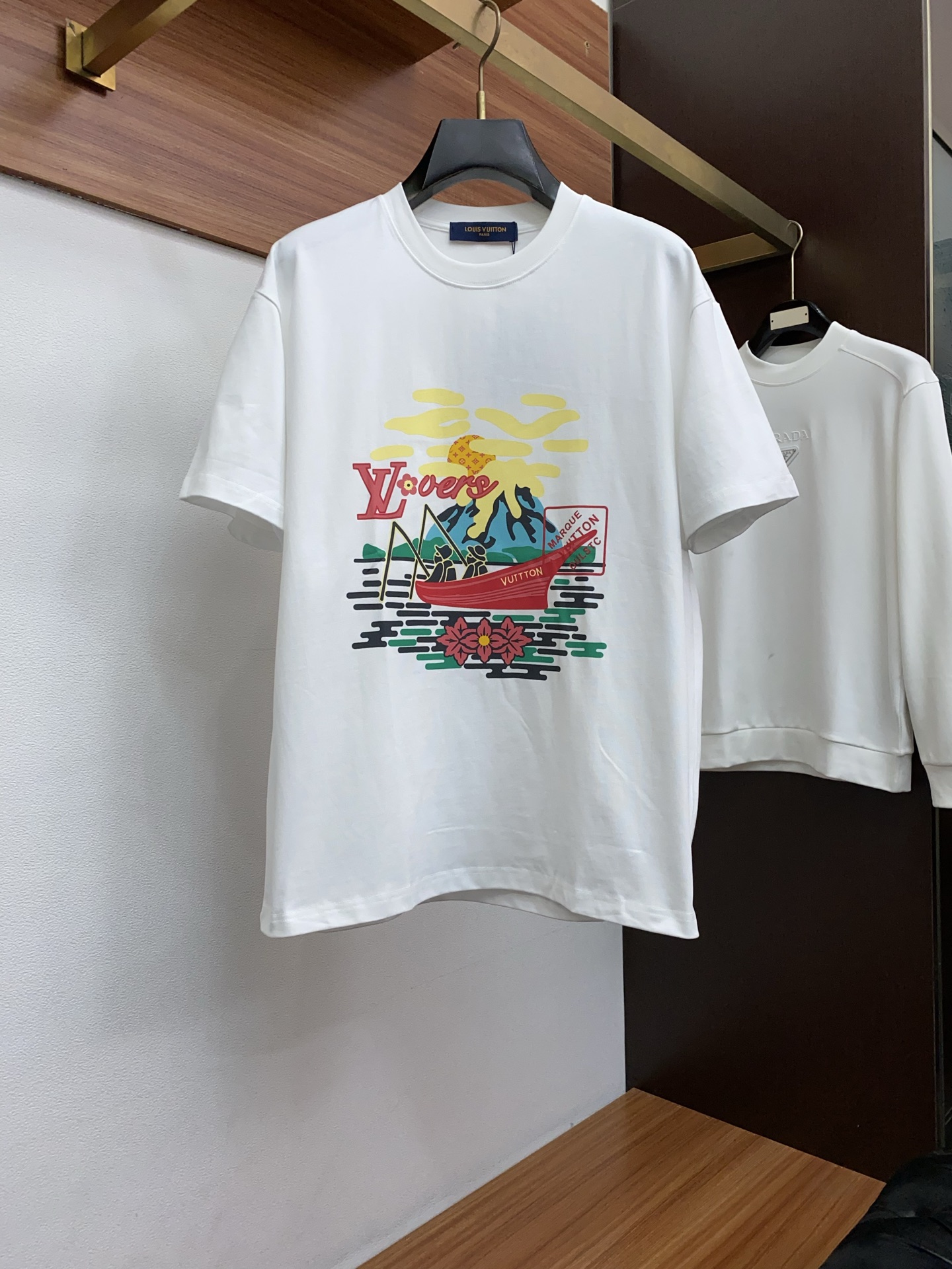 。🩵 1v路易威登 26SS春夏新款 纯棉质圆领短袖 男士基础款纯白专柜短袖T恤衫！贸易公司渠道稀出，同