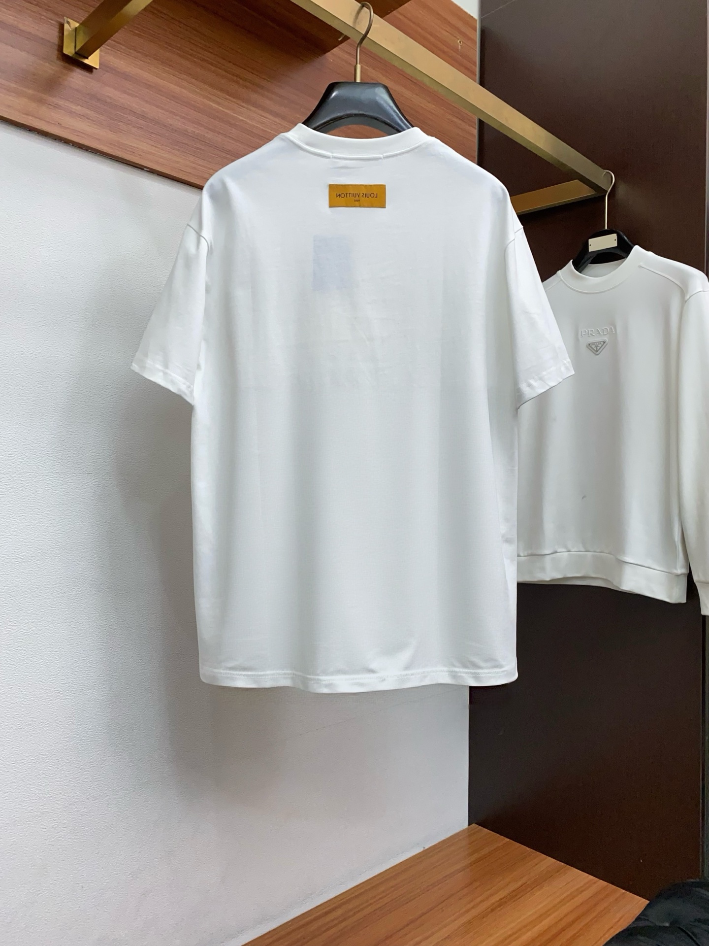 。🩵 1v路易威登 26SS春夏新款 纯棉质圆领短袖 男士基础款纯白专柜短袖T恤衫！贸易公司渠道稀出，同