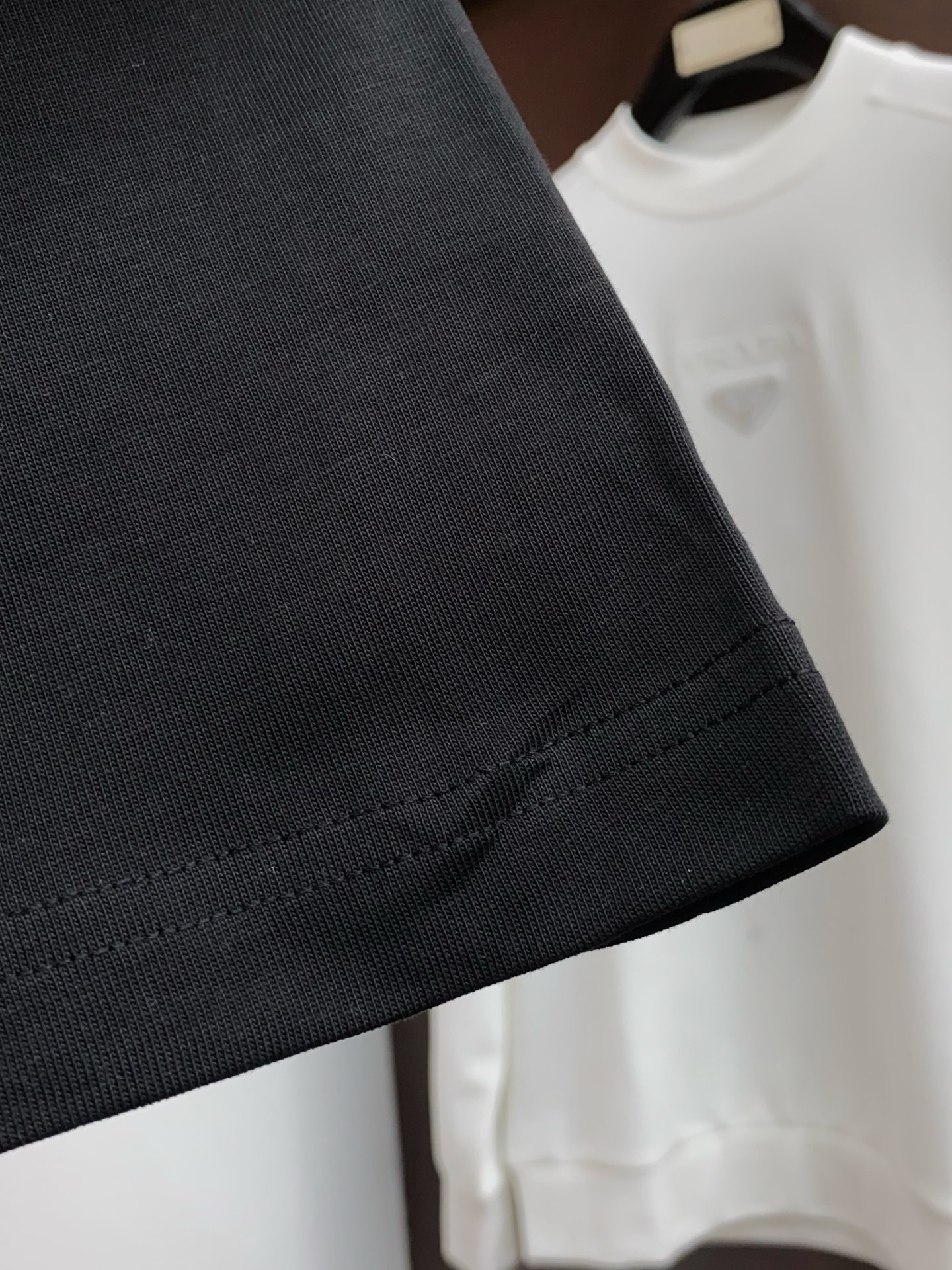 。🩵 1v路易威登 26SS春夏新款 纯棉质圆领短袖 男士基础款纯白专柜短袖T恤衫！贸易公司渠道稀出，同